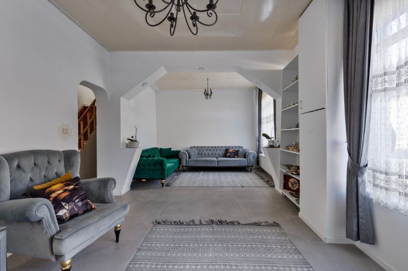 RUIME, LICHTRIJKE ALLEENSTAANDE WONING MET VEEL POTENTIEEL foto 9