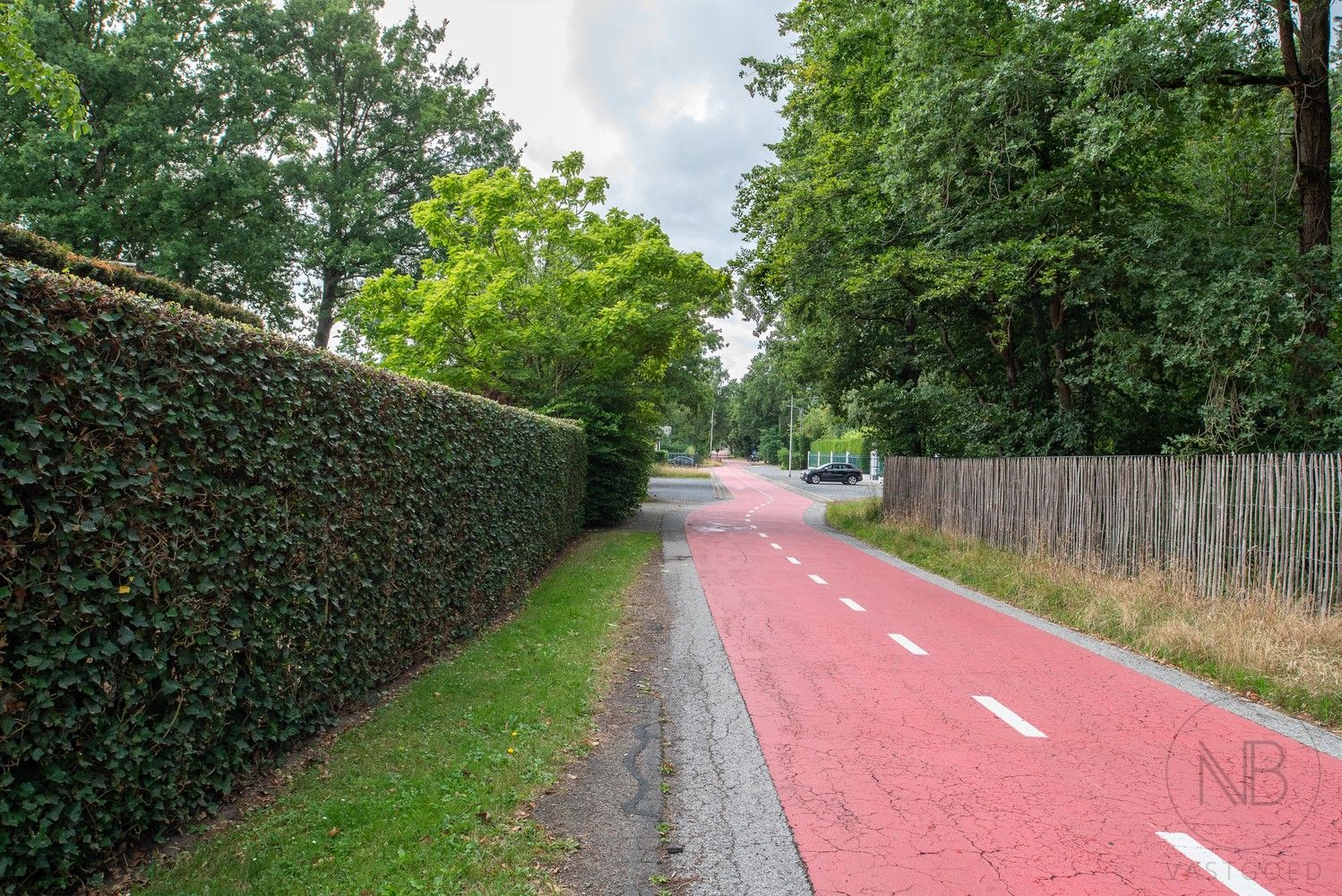 Karaktervolle burgerwoning met veel ruimte en authentieke details foto 30
