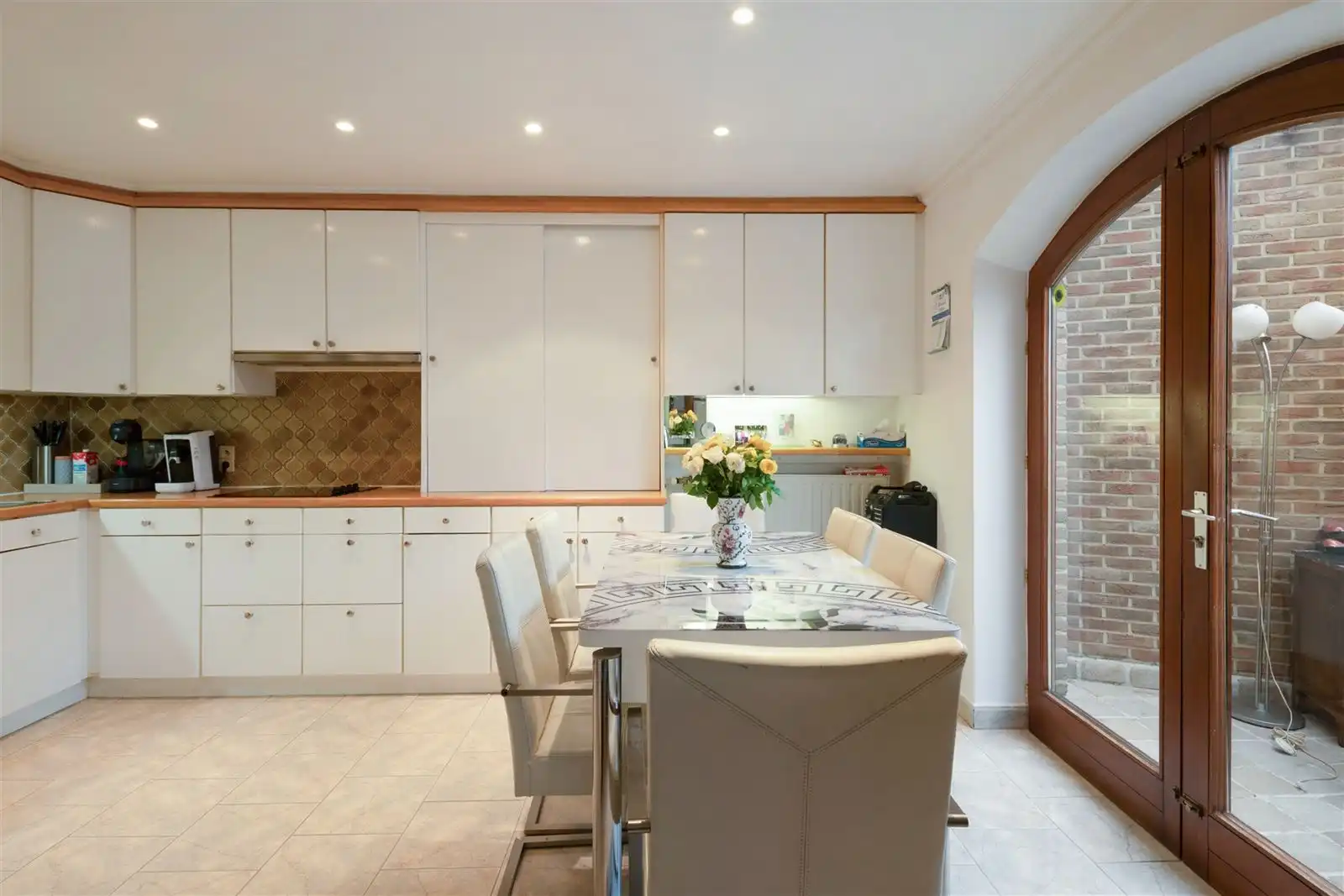 Ruim herenhuis in hartje Aalst foto 5