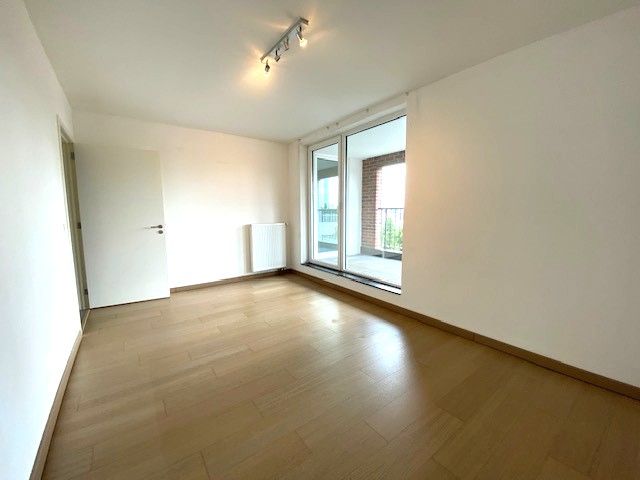 Topligging 1 slpka appartement + terras + autostaanplaats centrum Geel foto 14