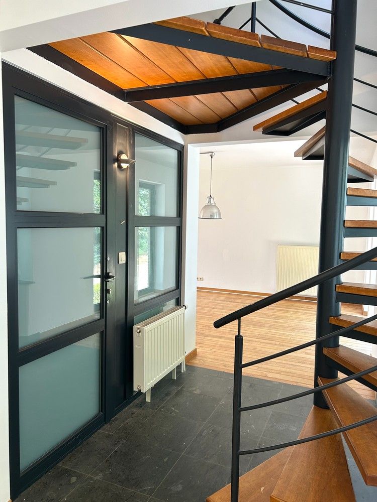 Zeer ruim duplex appartement met panoramisch uitzicht foto 2