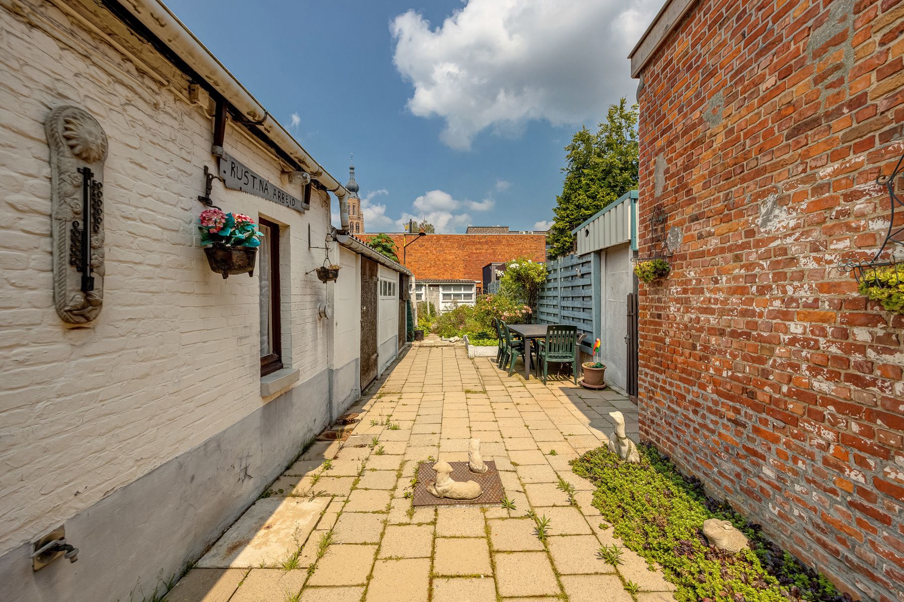 Te renoveren woning met 3 slaapkamers en tuin op een TOP-locatie in Hoogstraten. foto 11