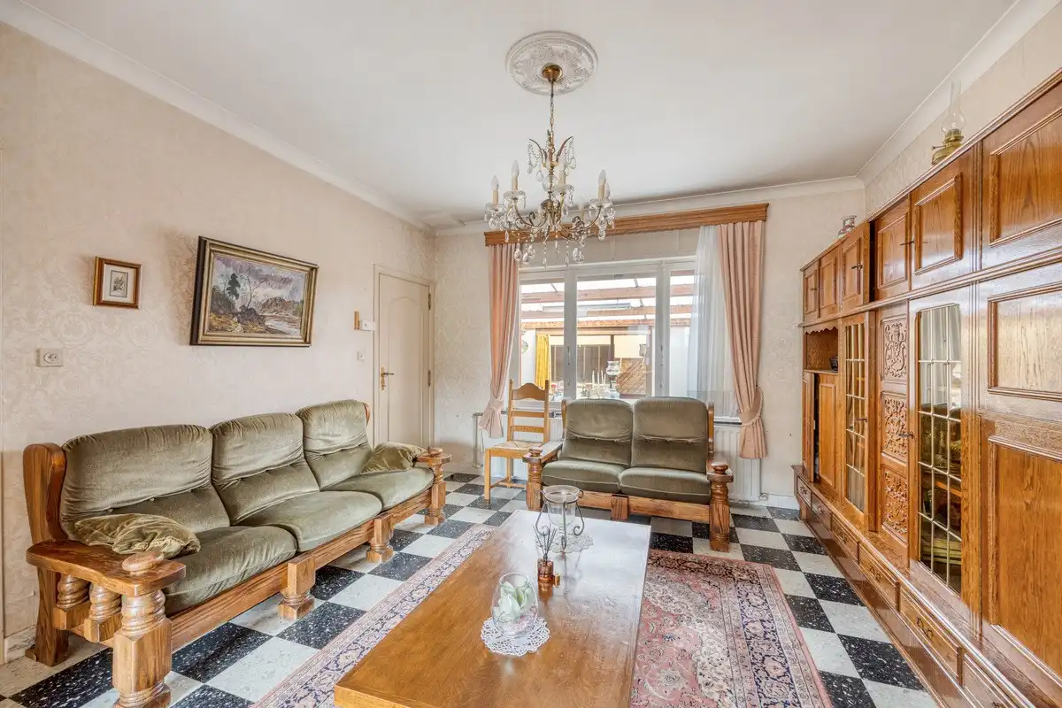 Te renoveren halfopen bebouwing met 3 slaapkamers op rustige locatie foto 7