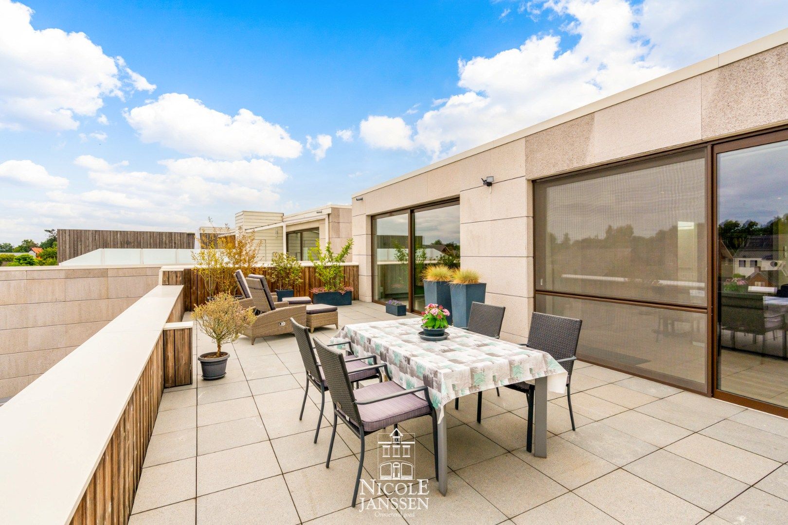 Prachtig luxeappartement met twee slaapkamers en ruim terras nabij centrum  foto 23