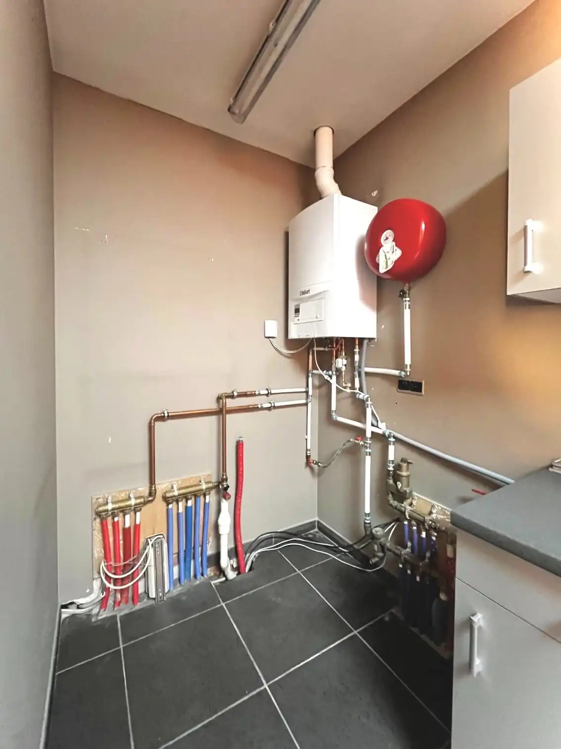 COMMERCIEEL GEBOUW - 214 M² BRUIKBARE RUIMTE foto 27