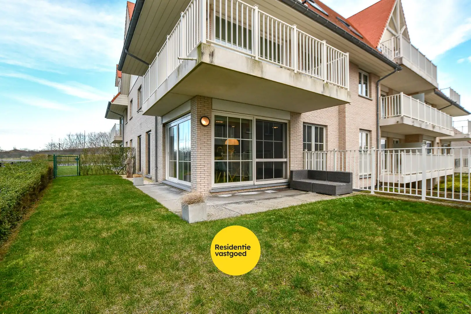 Gelijkvloers 2-slaapkamerappartement met tuin op toplocatie vlakbij de zee!  foto 10