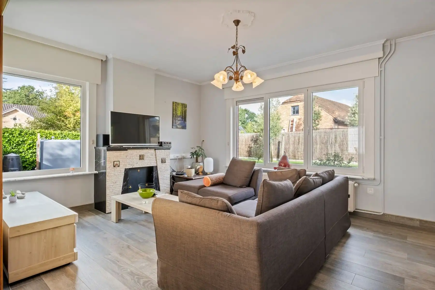 Gerenoveerde instapklare, alleenstaande woning foto 2
