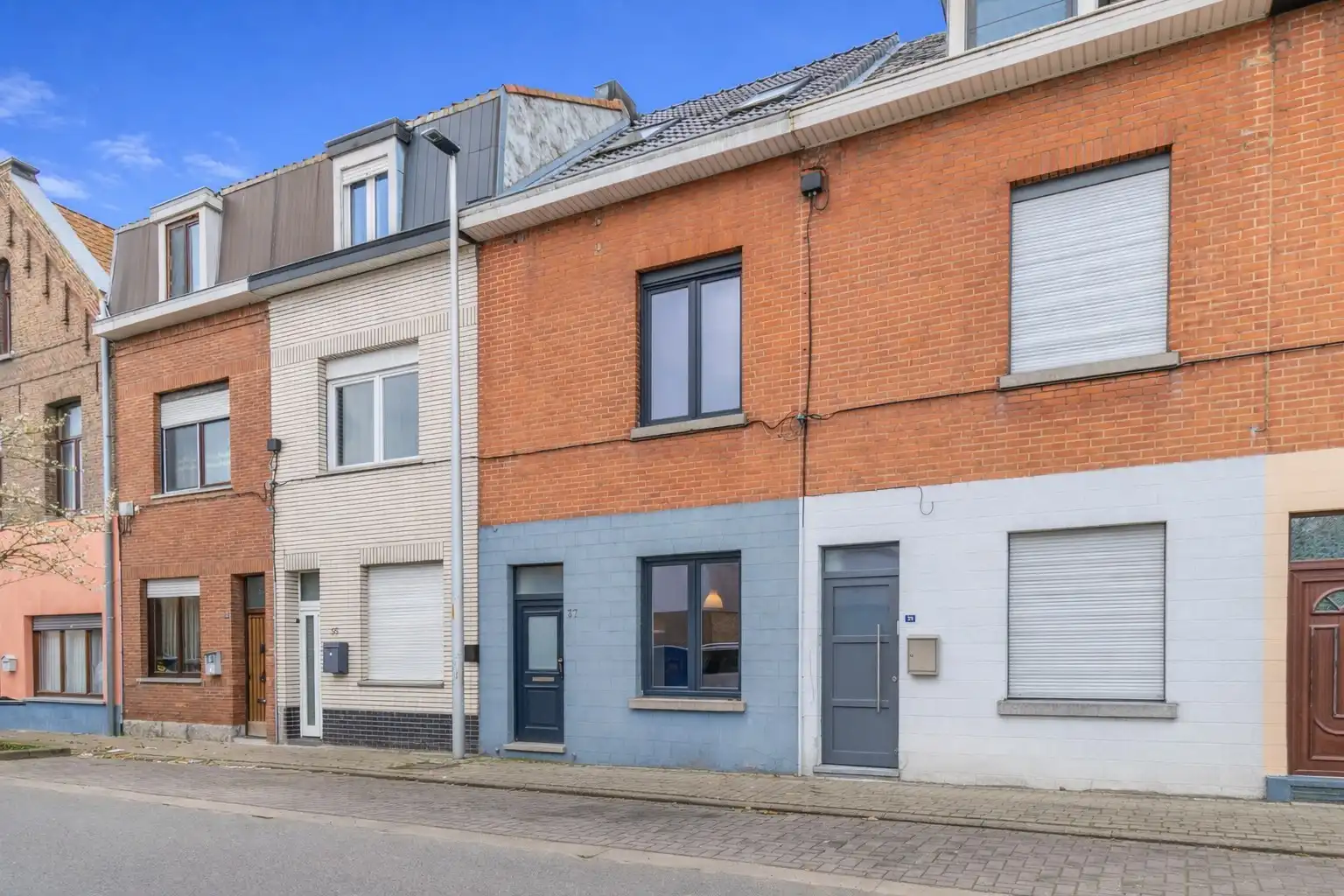 INSTAPKLARE WONING (EPC: B) MET 3 SLAAPKAMERS! foto {{pictureIndex}}