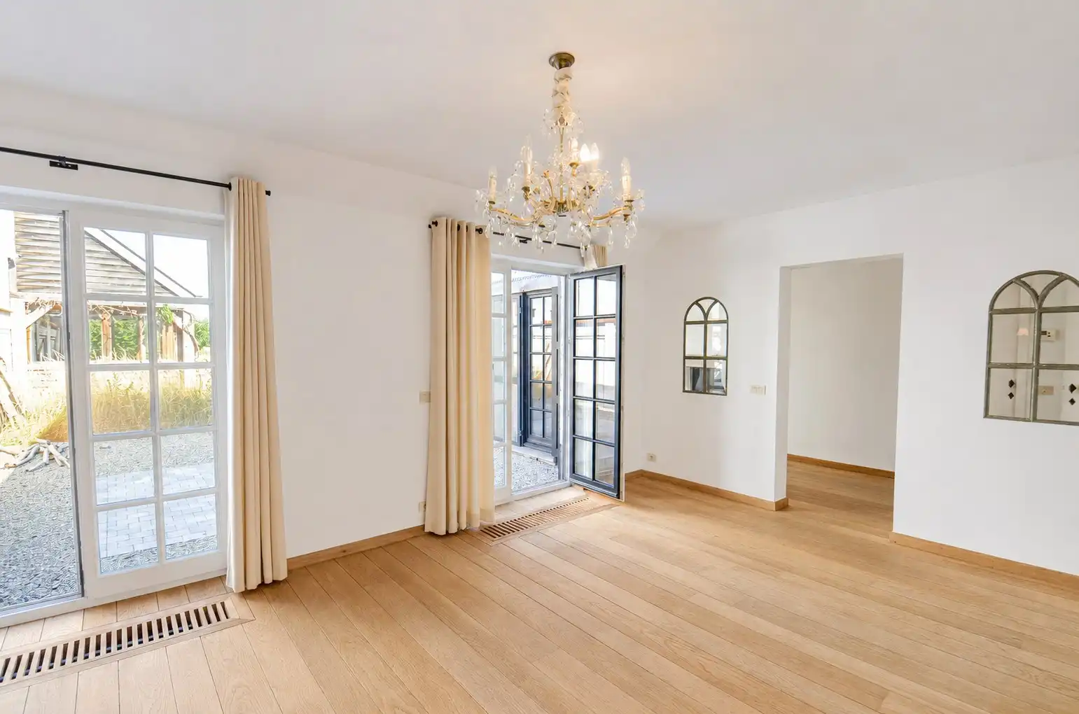 Tijdloze villa met uitzonderlijke vergezichten op een residentiële locatie. foto 15