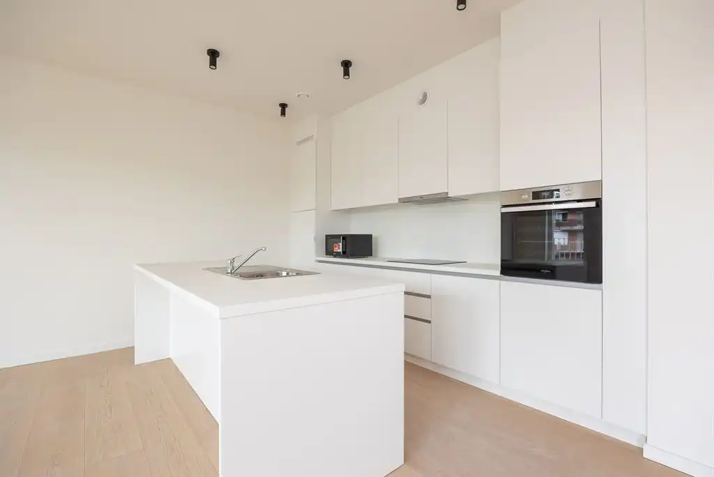 Ruim 3-slaapkamer appartement met luxe afwerking foto 5