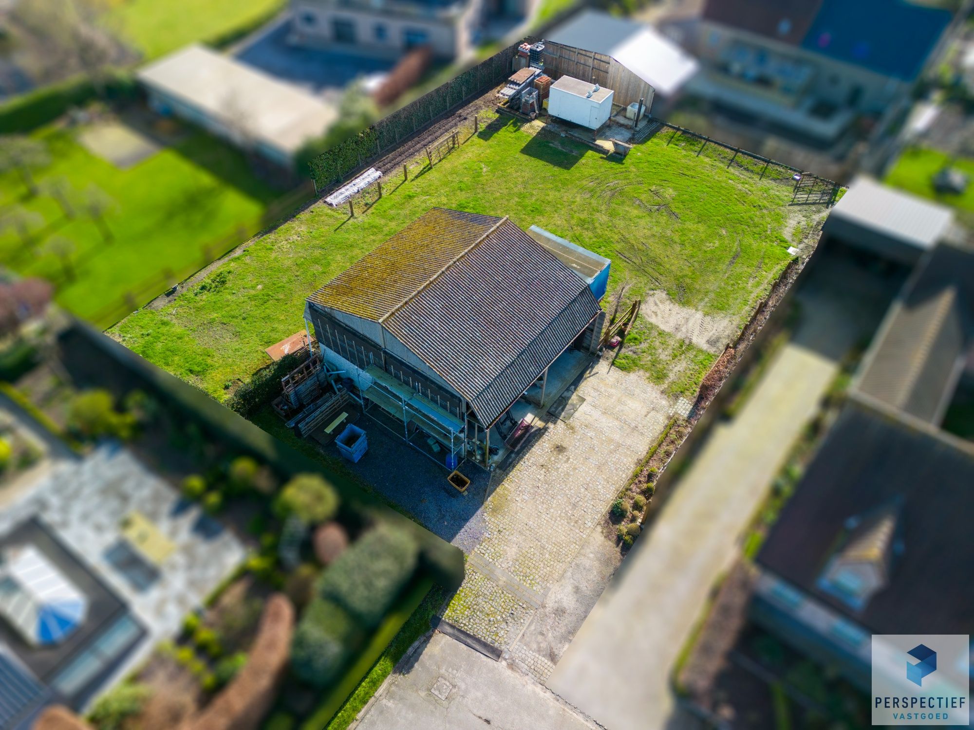 RUSTIG gelegen bouwgrond met een oppervlakte van 1224 m² foto 3