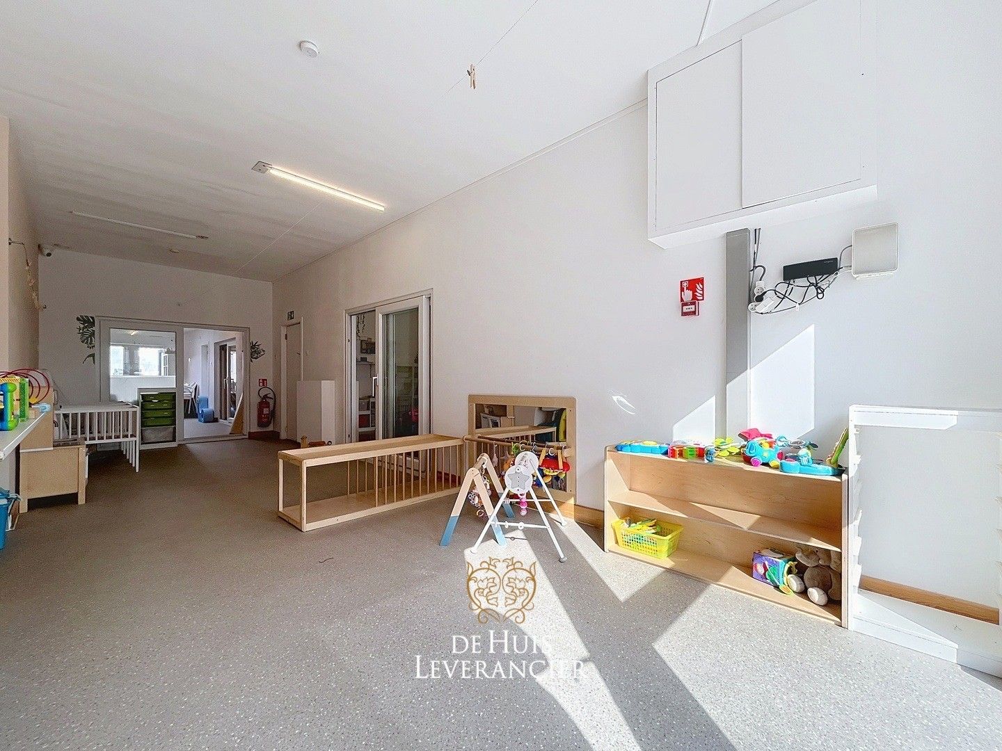 Uniek gebouw met handel en woongelegenheden te koop in Rumst foto 9