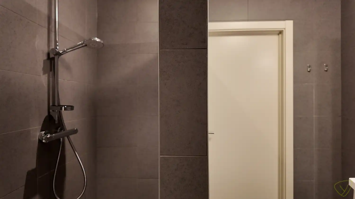 Lichtrijk appartement met panoramisch uitzicht op de Markt van Eeklo! foto 18