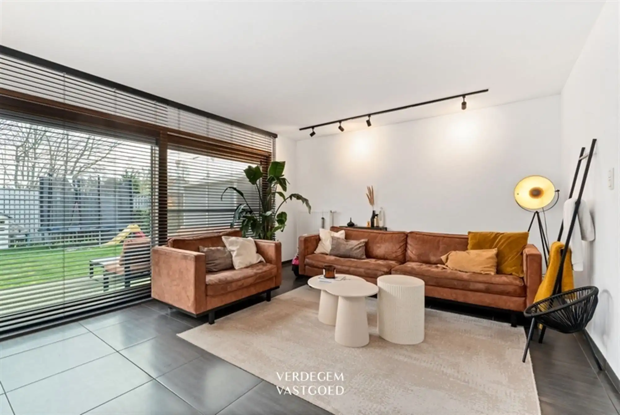 Heerlijk wonen met 3 slaapkamers en cosy tuin foto 2