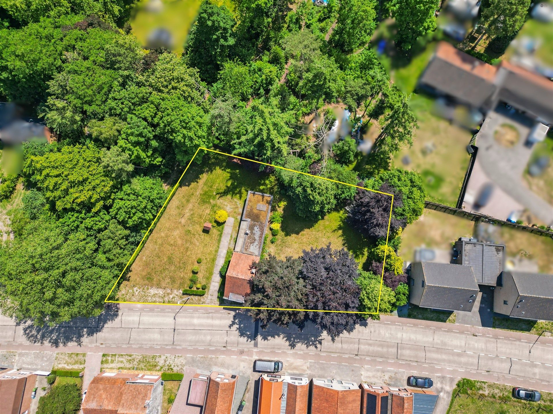 Bouwgrond van +/- 1375m² - te verkavelen foto {{pictureIndex}}