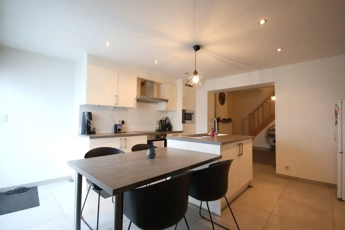 Zeer gunstig gelegen rijwoning met ruime tuin dichtbij het centrum van Sint-Truiden foto 4