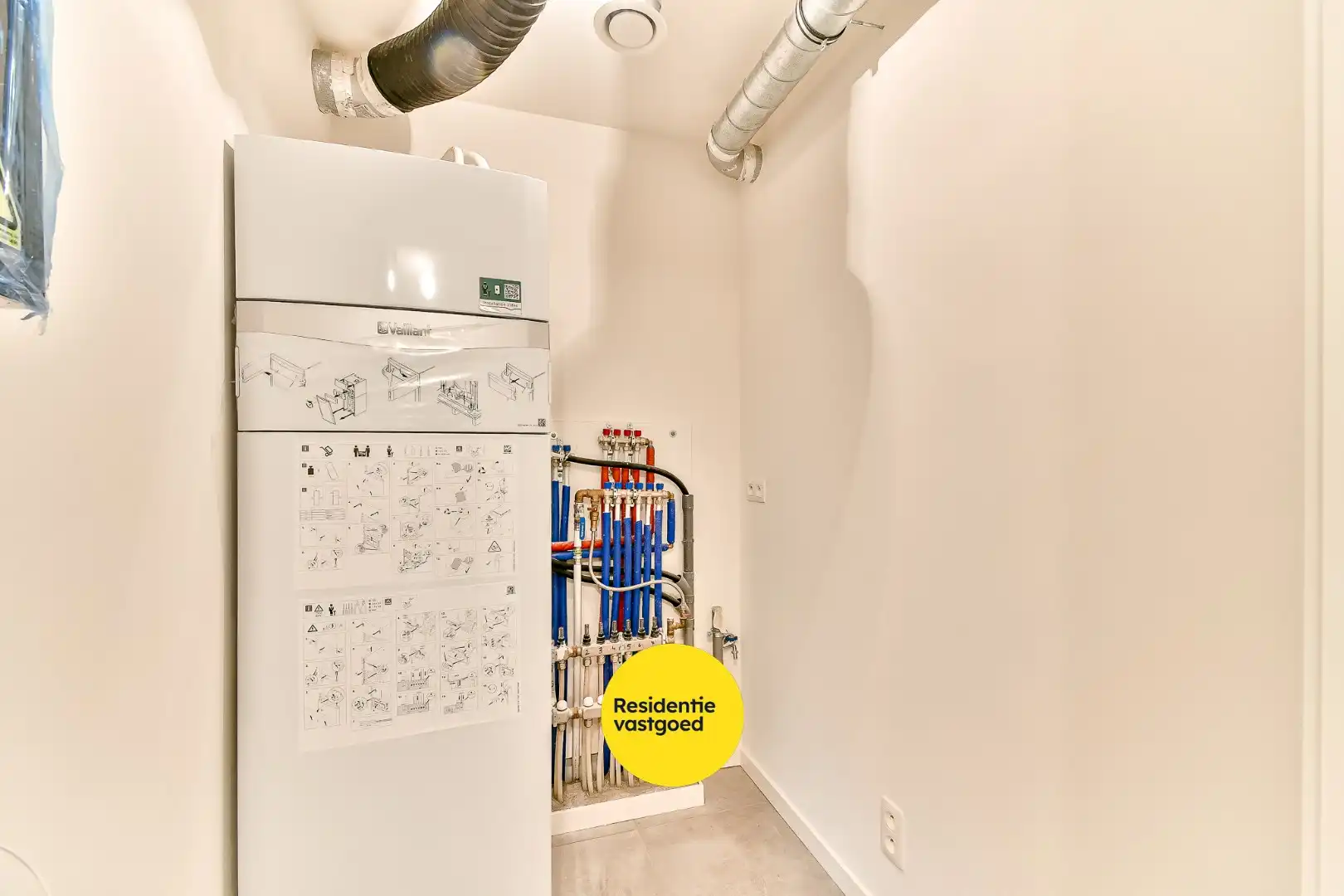 Stijlvol en energiezuinig wonen in hartje Gistel foto 15