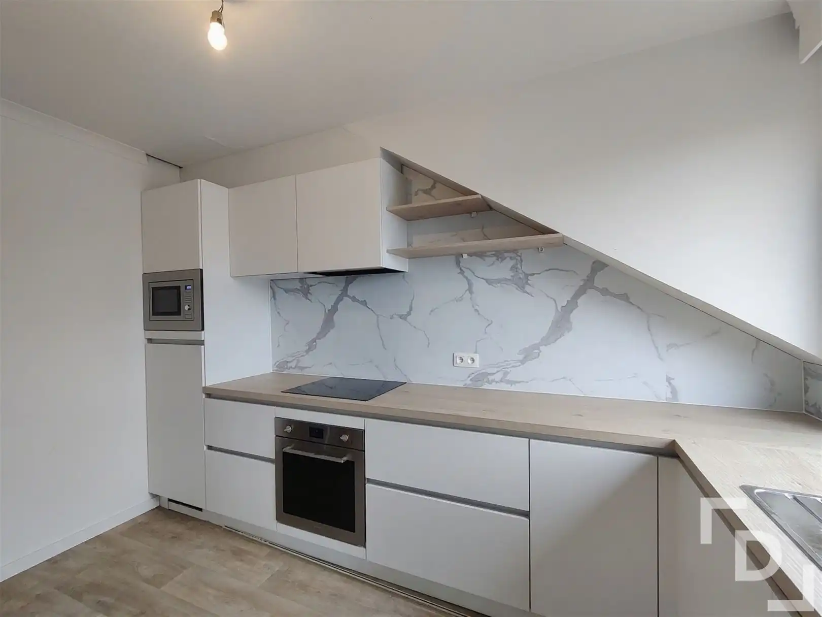 Gerenoveerd appartement in centrum Ieper foto {{pictureIndex}}