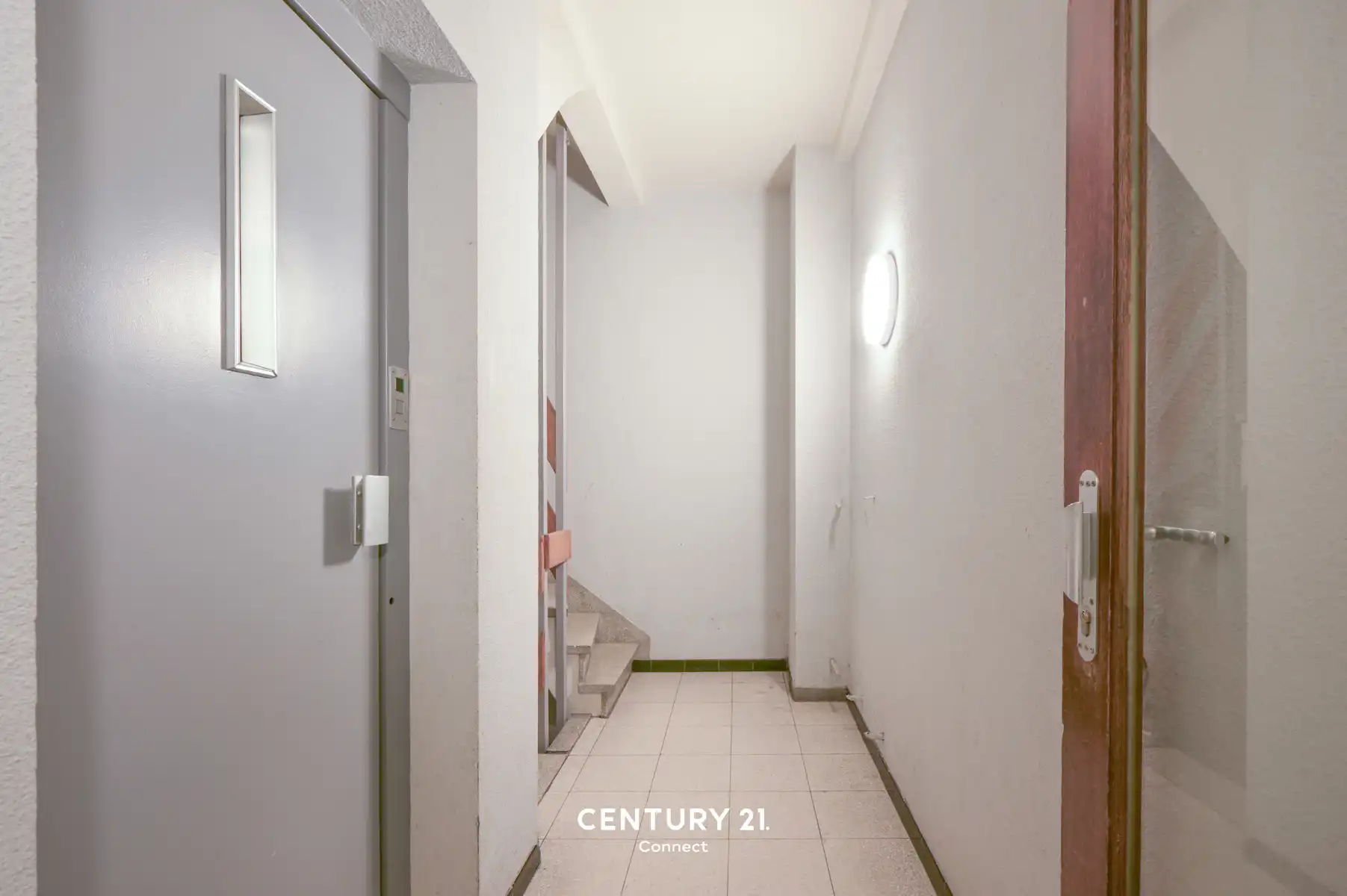 Uiterst ruime studio met balkon te Leuven foto 9