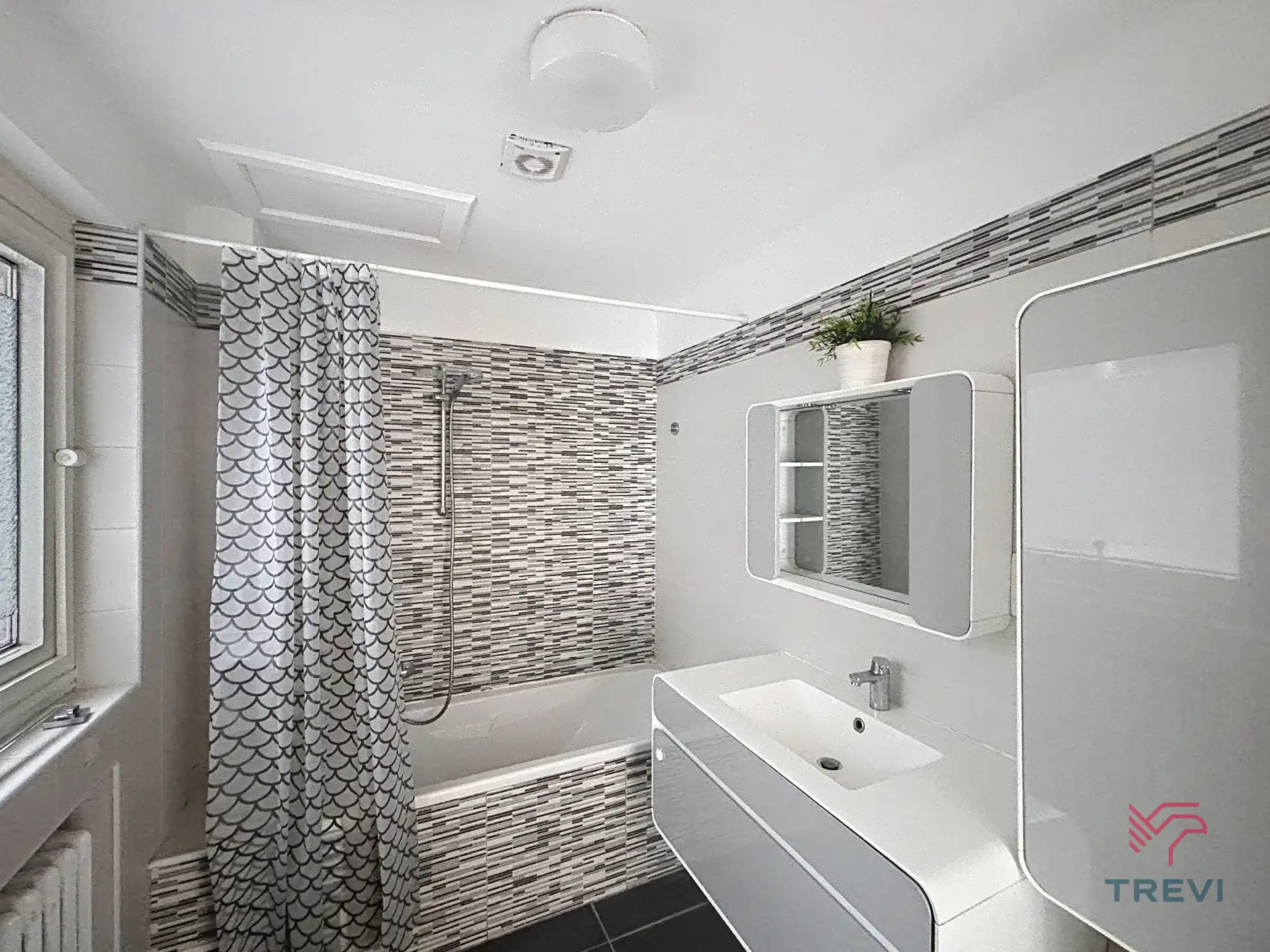 Kamer in een gedeelde woning in een appartement met terras foto 13
