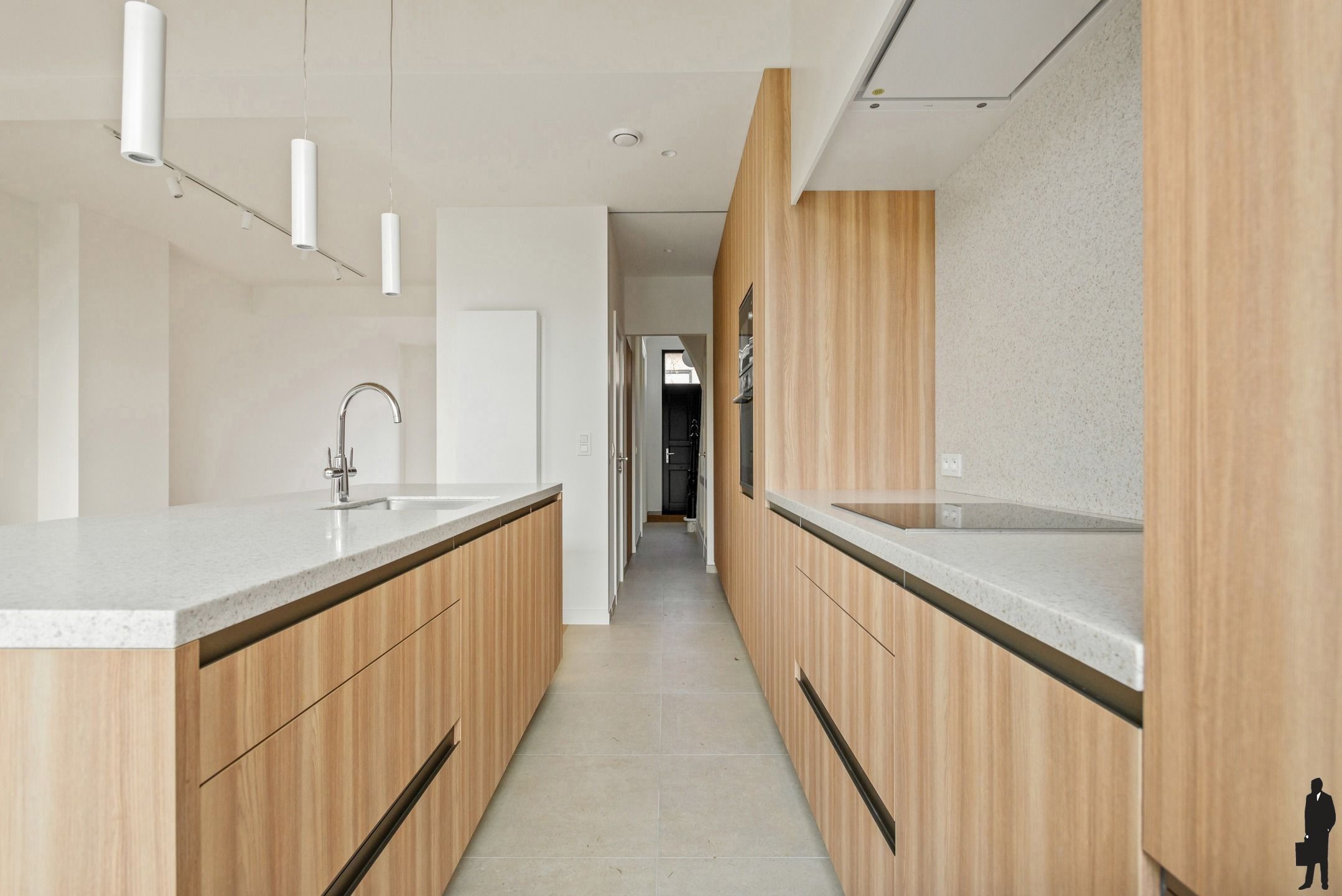 Gerenoveerde woning met 3 ruime slaapkamers en zuid tuin foto 10