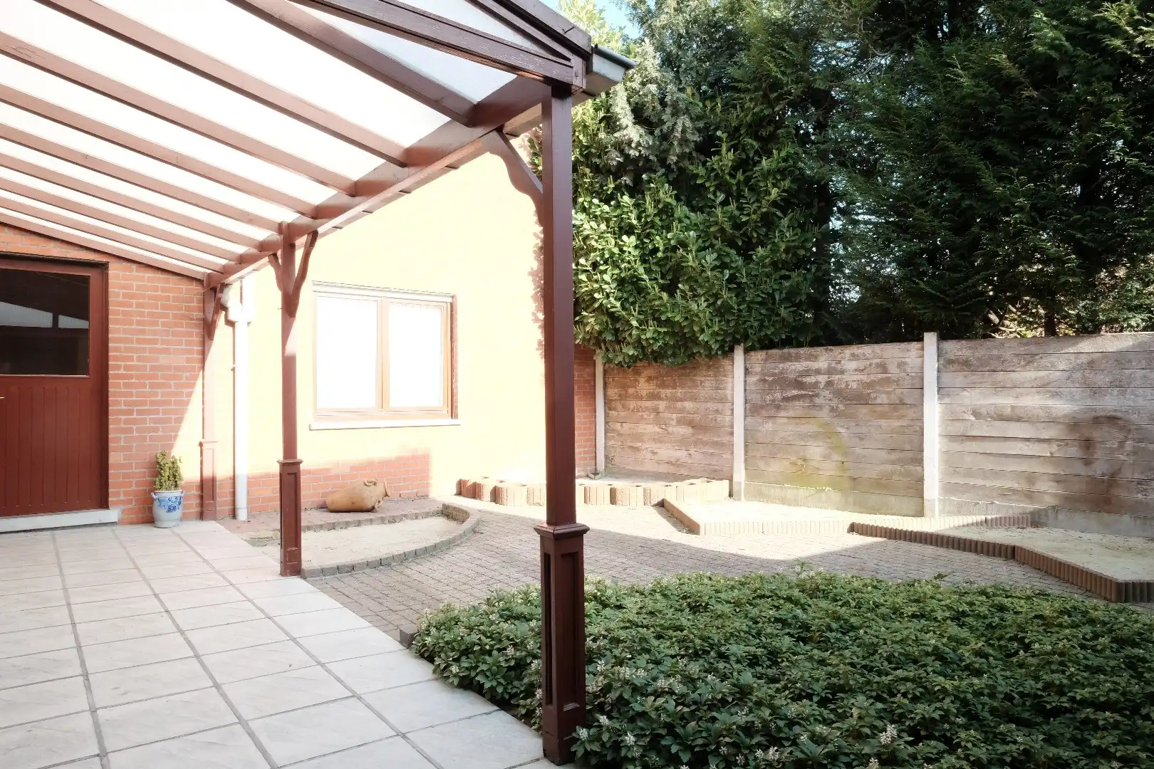 Ruime halfopen woning met 5 slaapkamers, 2 garages en zuidgerichte tuin foto 29