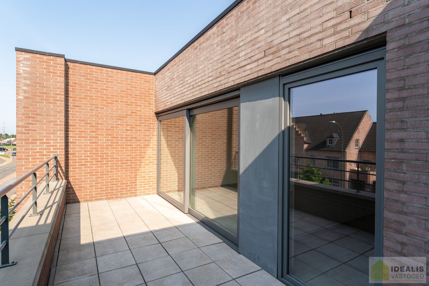 IDEALIS VASTGOED - INSTAPKLAAR APPARTEMENT MET 2 SLAAPKAMERS, AANGENAME LEEFRUIMTE MET AANSLUITEND TERRAS, ONDERGRONDSE PARKEERPLAATS EN BERGRUIMTE. Zeer geschikt voor kandidaten op zoek naar betaalbare woonruimte in nieuwstaat vlak bij de stadskern van Bree! foto 21