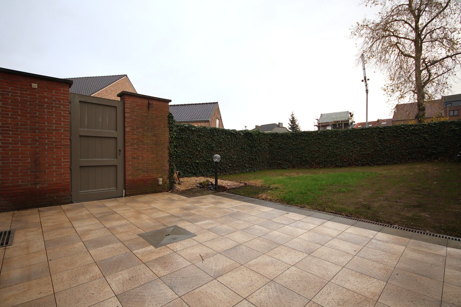 Ruime woning met 3 slaapkamers en tuin midden in het centrum foto 13