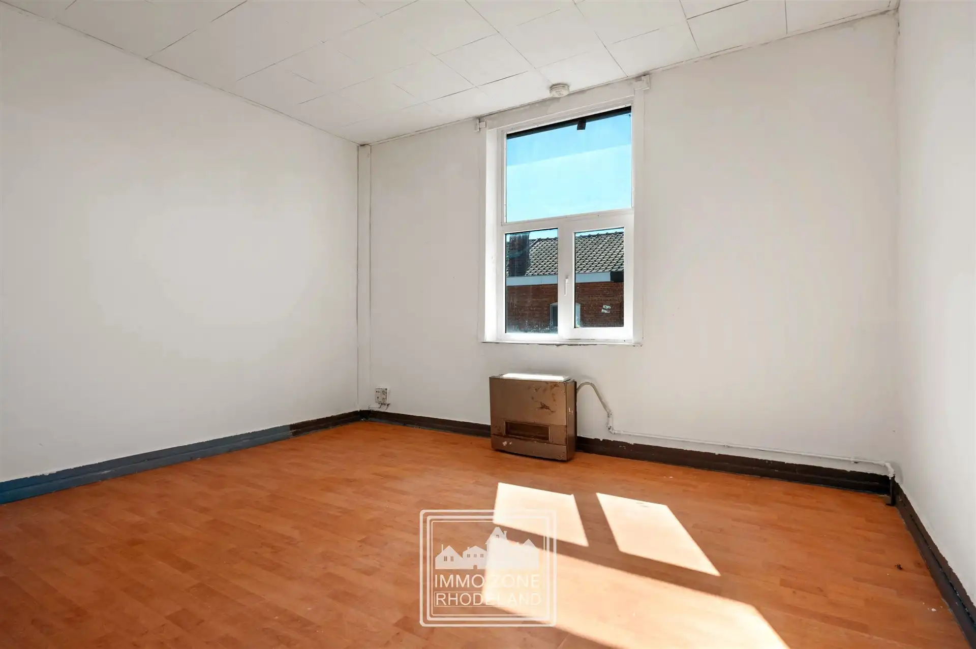 Gunstig gelegen te renoveren woning met veel potentieel foto 19
