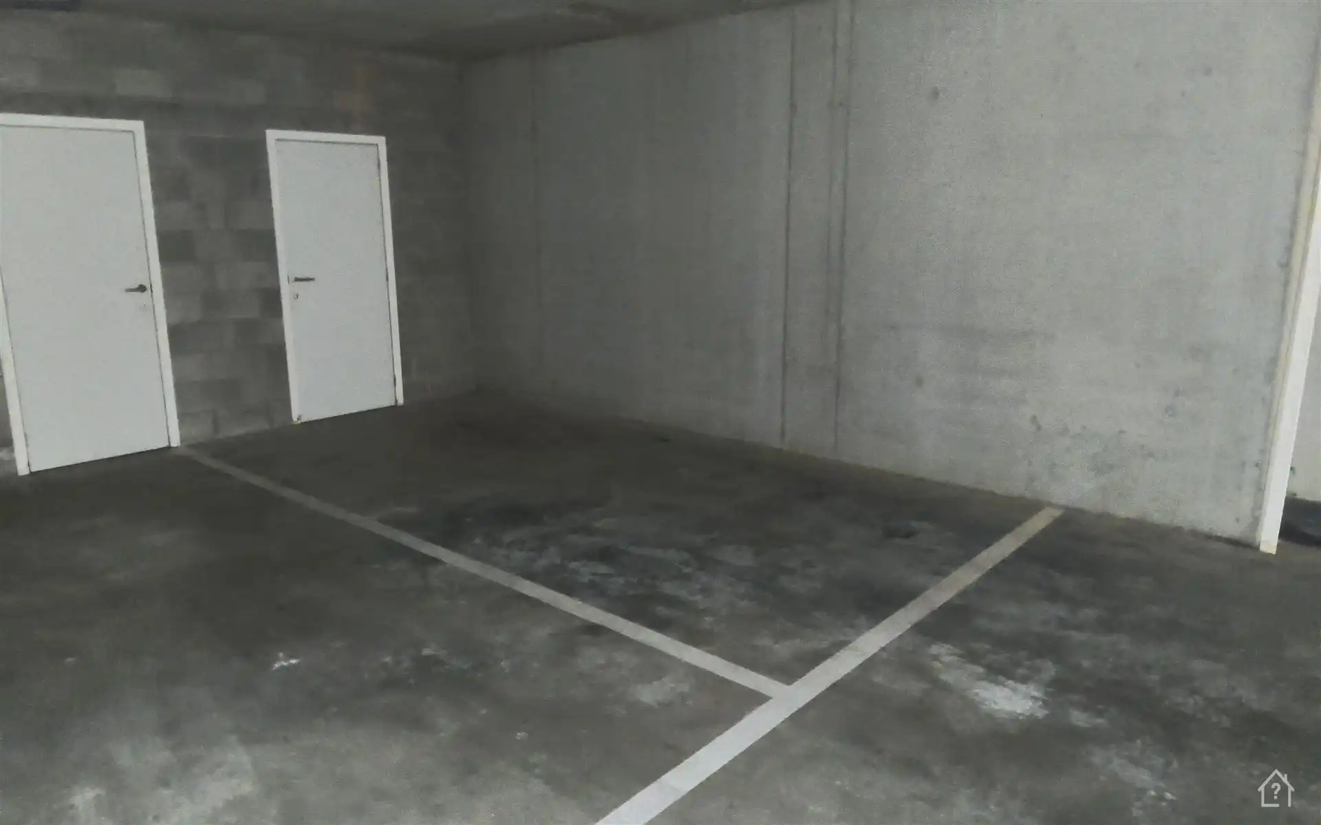 Ondergrondse autostaanplaats met aansluitende berging foto {{pictureIndex}}