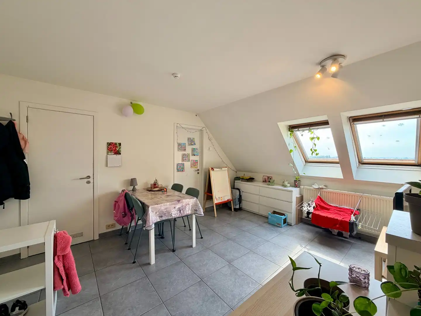 Instapklaar 1-slaapkamerappartement binnen de ring van Tielt! foto 5