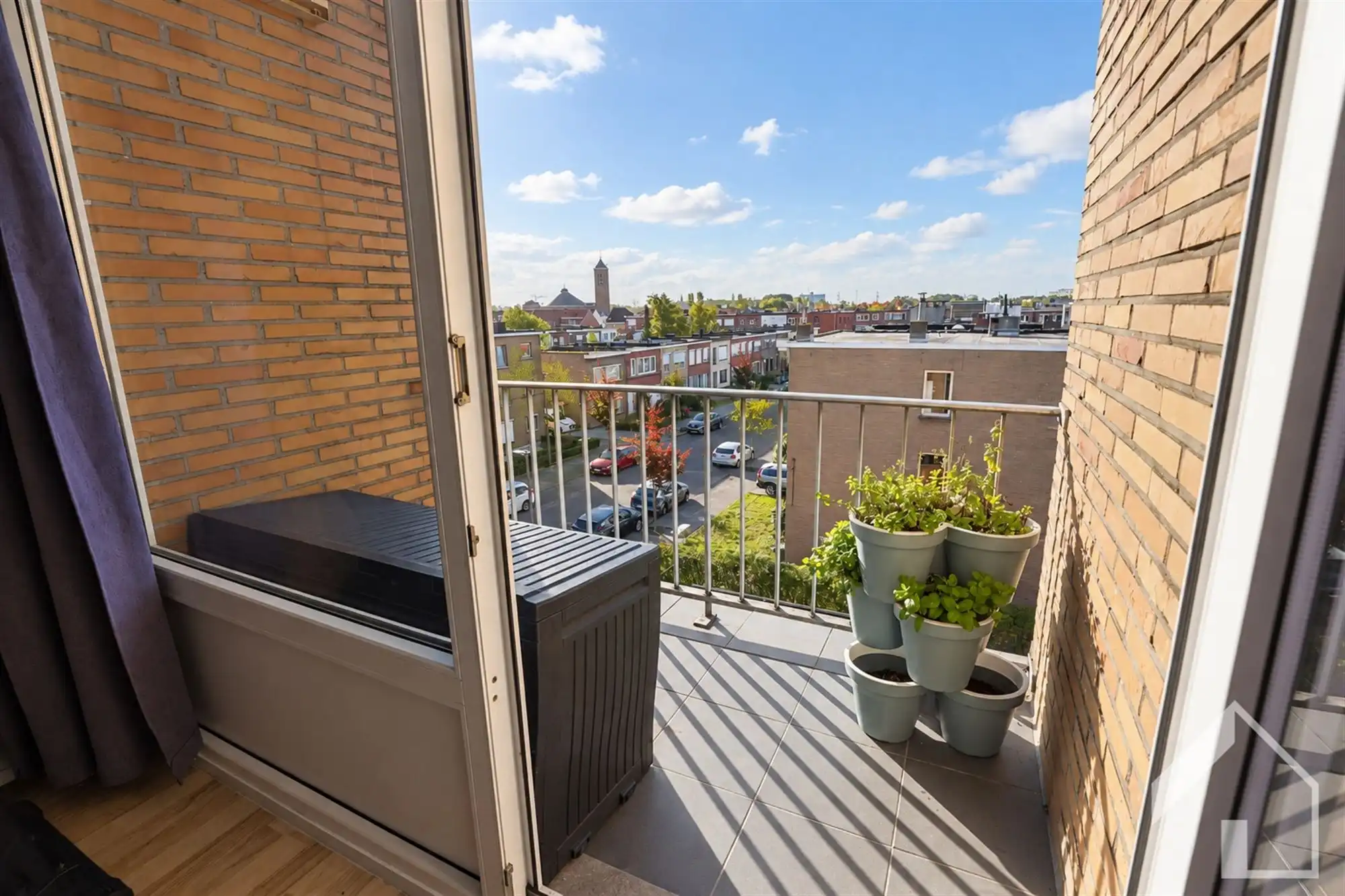 Lichtrijk hoekappartement met 2 slaapkamers, terras en garage met oprit foto 13
