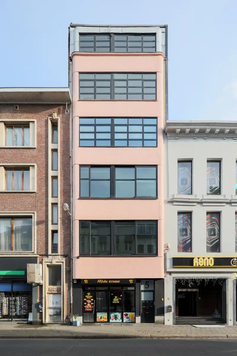 Uniek appartement met loftgevoel en terras foto 18