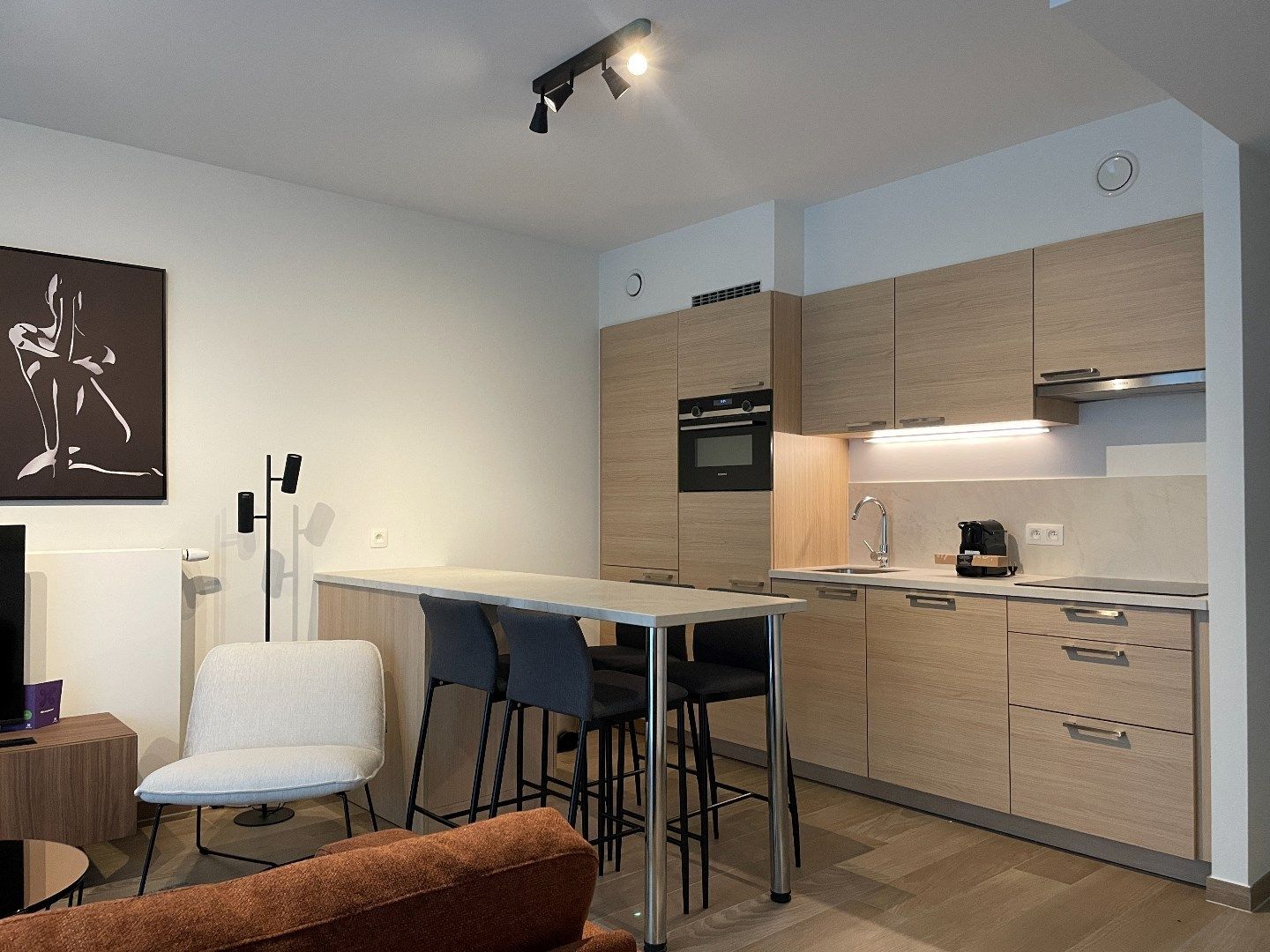 Trendy 1 slpk appartement met terras  foto 3