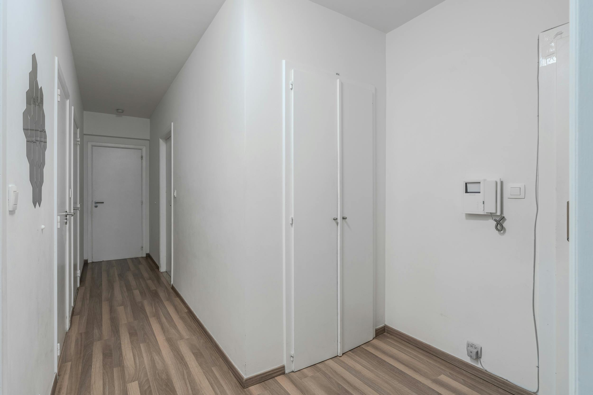 Instapklaar 2-slaapkamer appartement te centrum Oostende foto 11