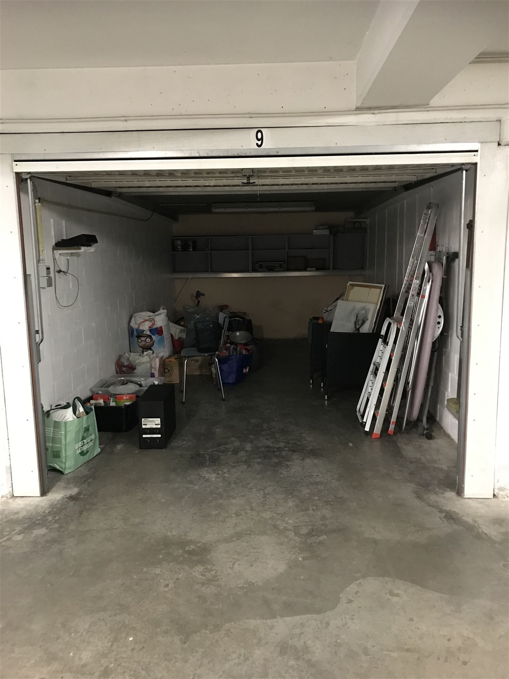 2 slaapkamerappartement te huur met garage foto 15