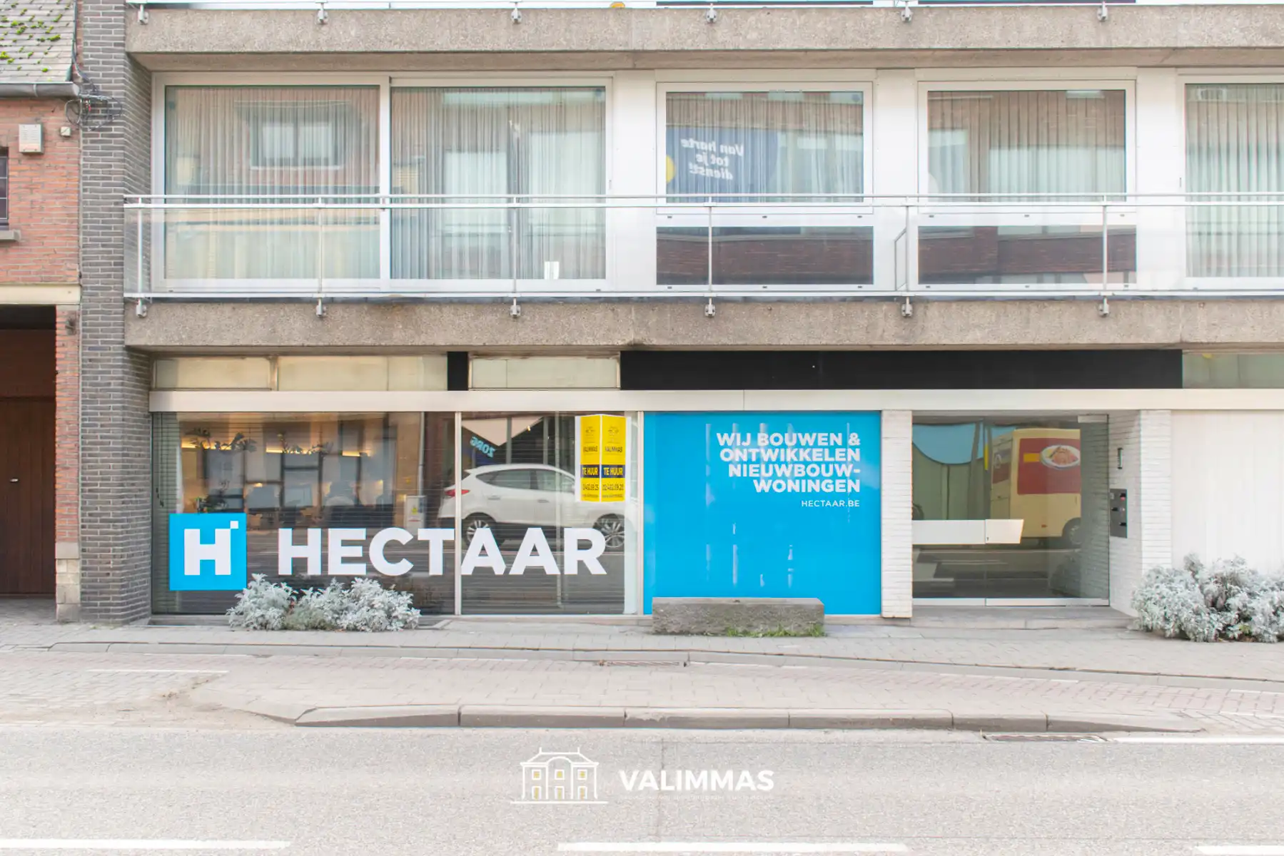 Bijzonder stijlvol ingerichte praktijk- of kantoorruimte... foto 2