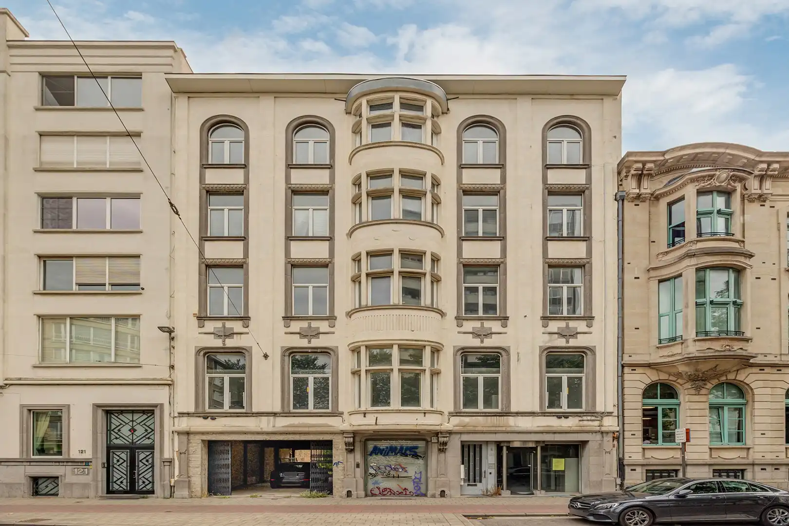 Hoofdfoto van de publicatie: AUTHENTIEK GEBOUW