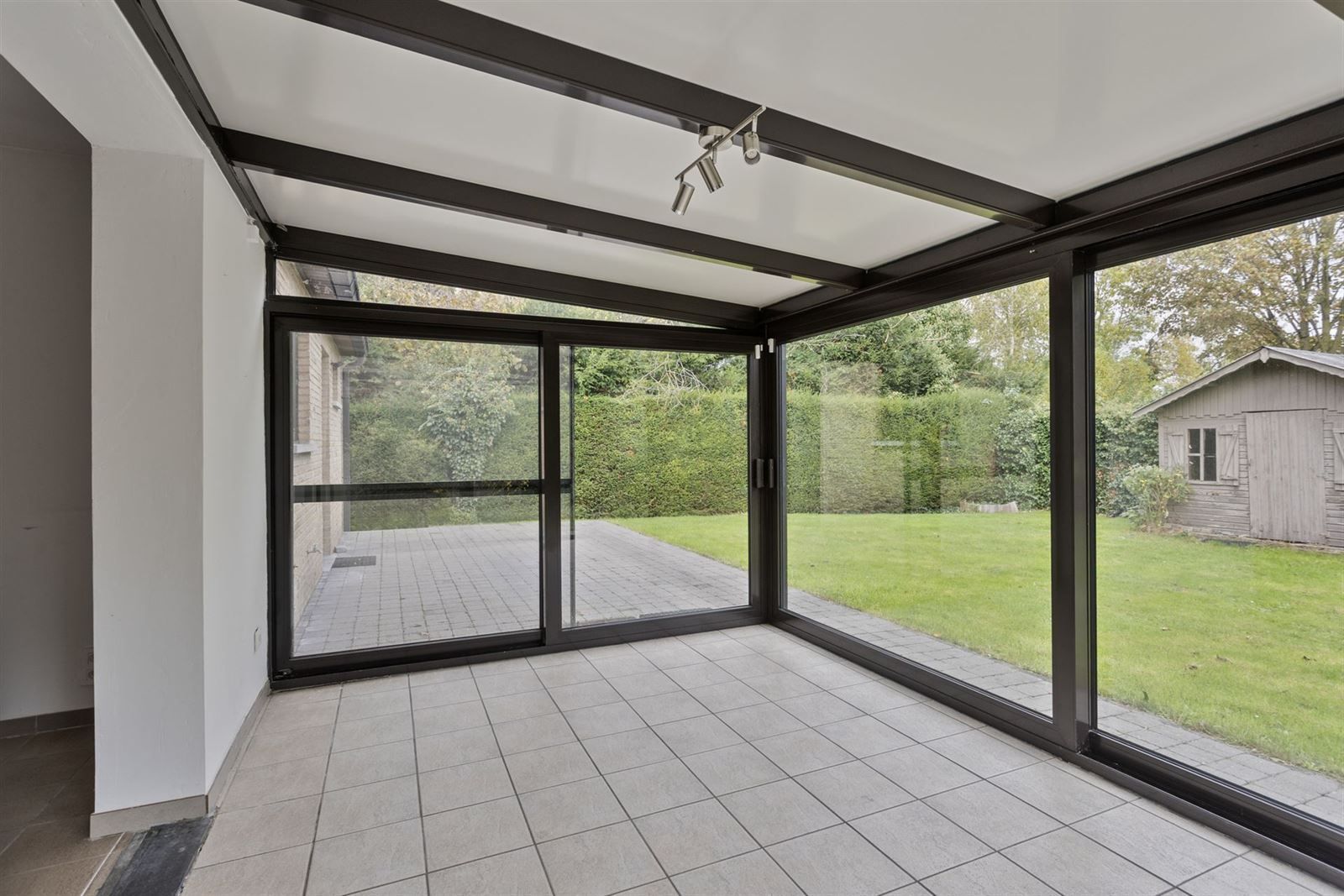 Woning gelegen in een doodlopende straat met 3 slaapkamers te Beersel  foto 6