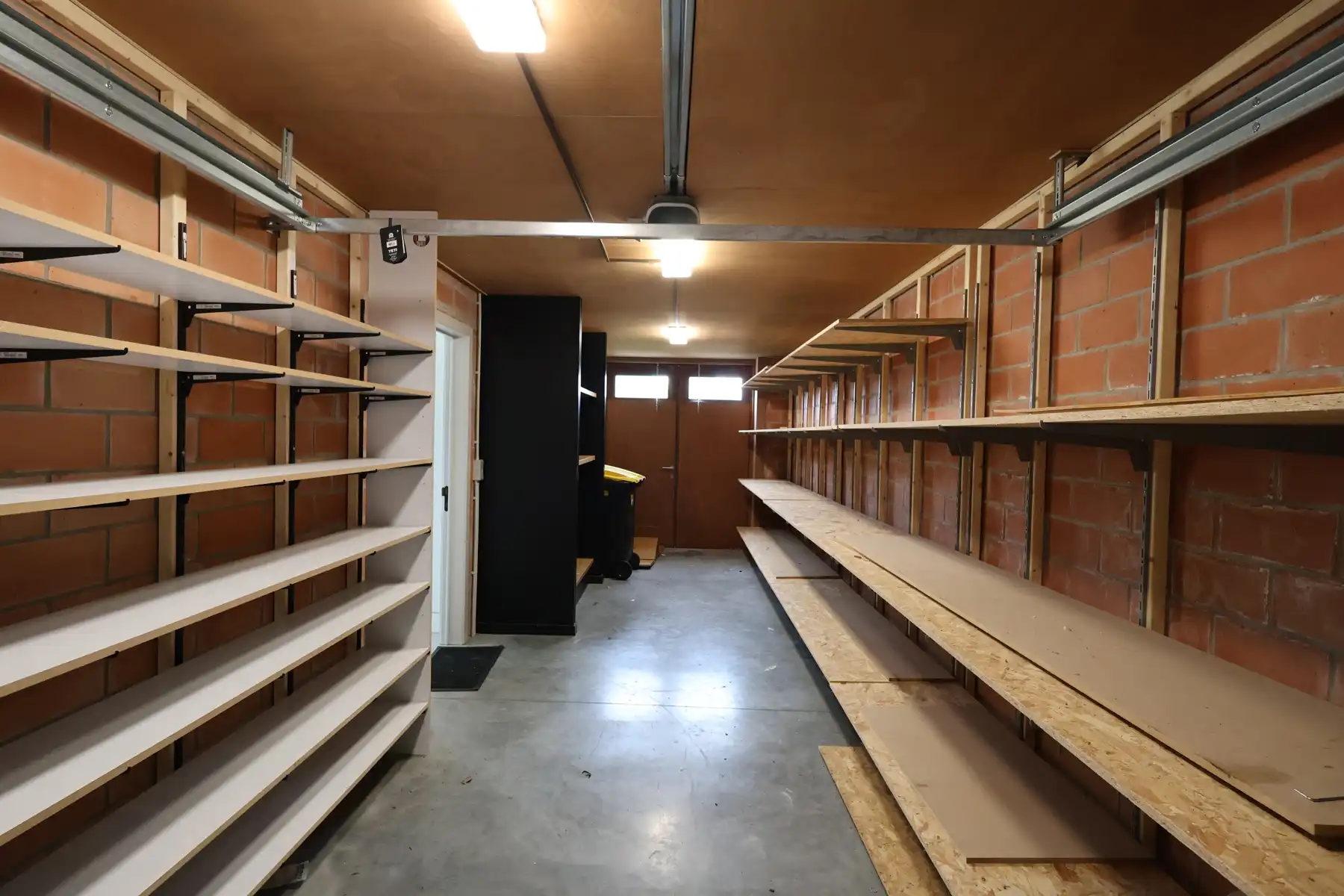 Een ruime nieuwbouwwoning met 3 slaapkamers, terras, tuin en garage.  foto 13