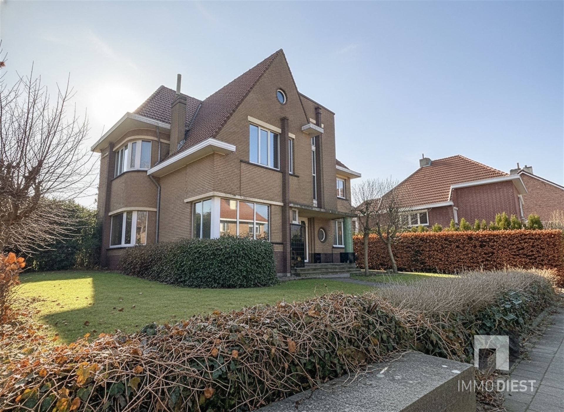 Karaktervolle gezinswoning met art-decogevel op royaal perceel in Scherpenheuvel. foto 24