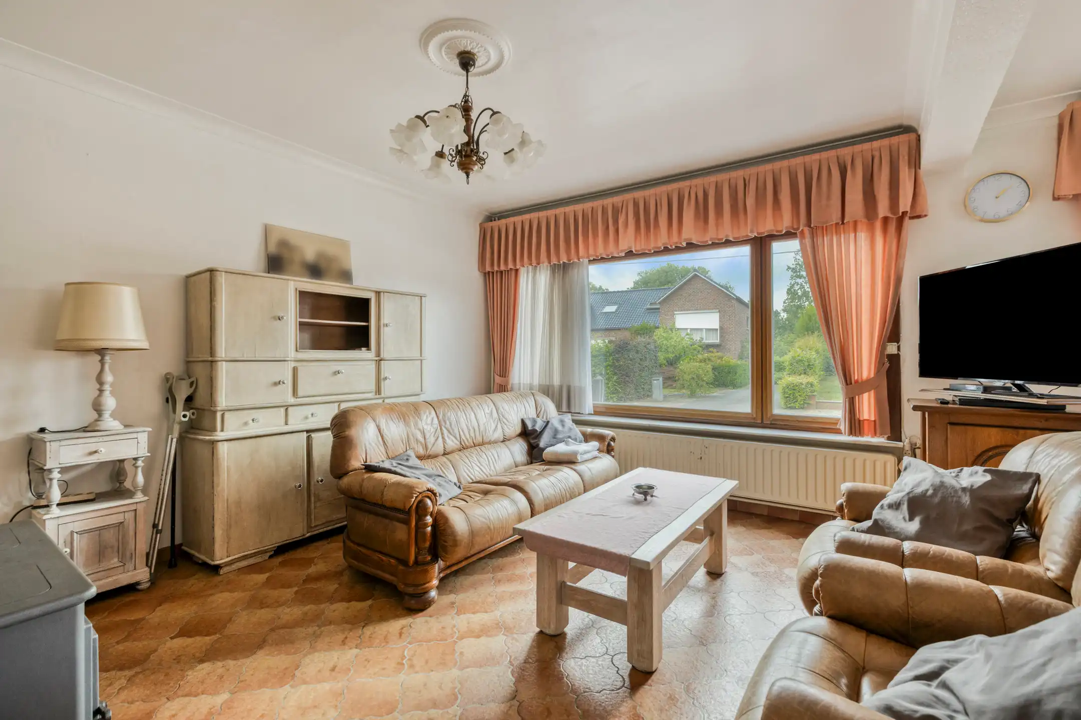 Te renoveren woning met 3 slaapkamers op 11are foto 5