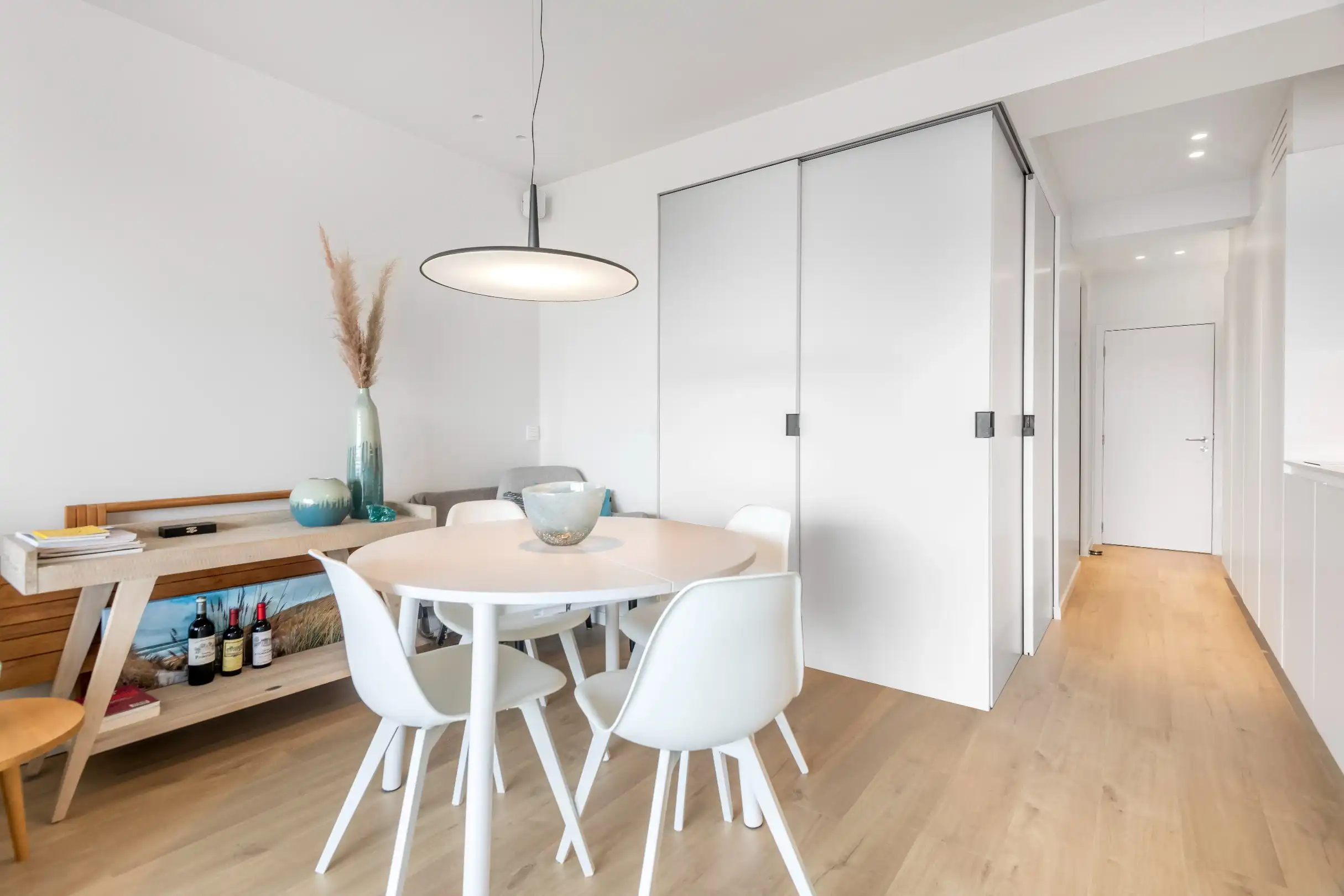 Gerenoveerd en slim doordacht ingericht appartement met slaaphoek gelegen op de Jozef Nellenslaan. foto 5