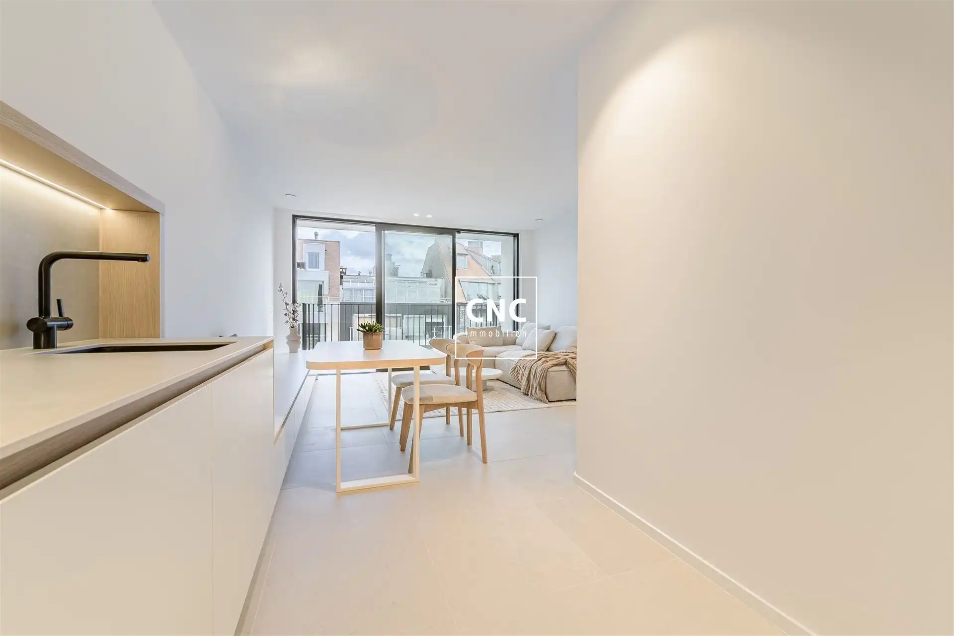 Stijlvol nieuwbouwappartement met zijdelings zeezicht foto 8