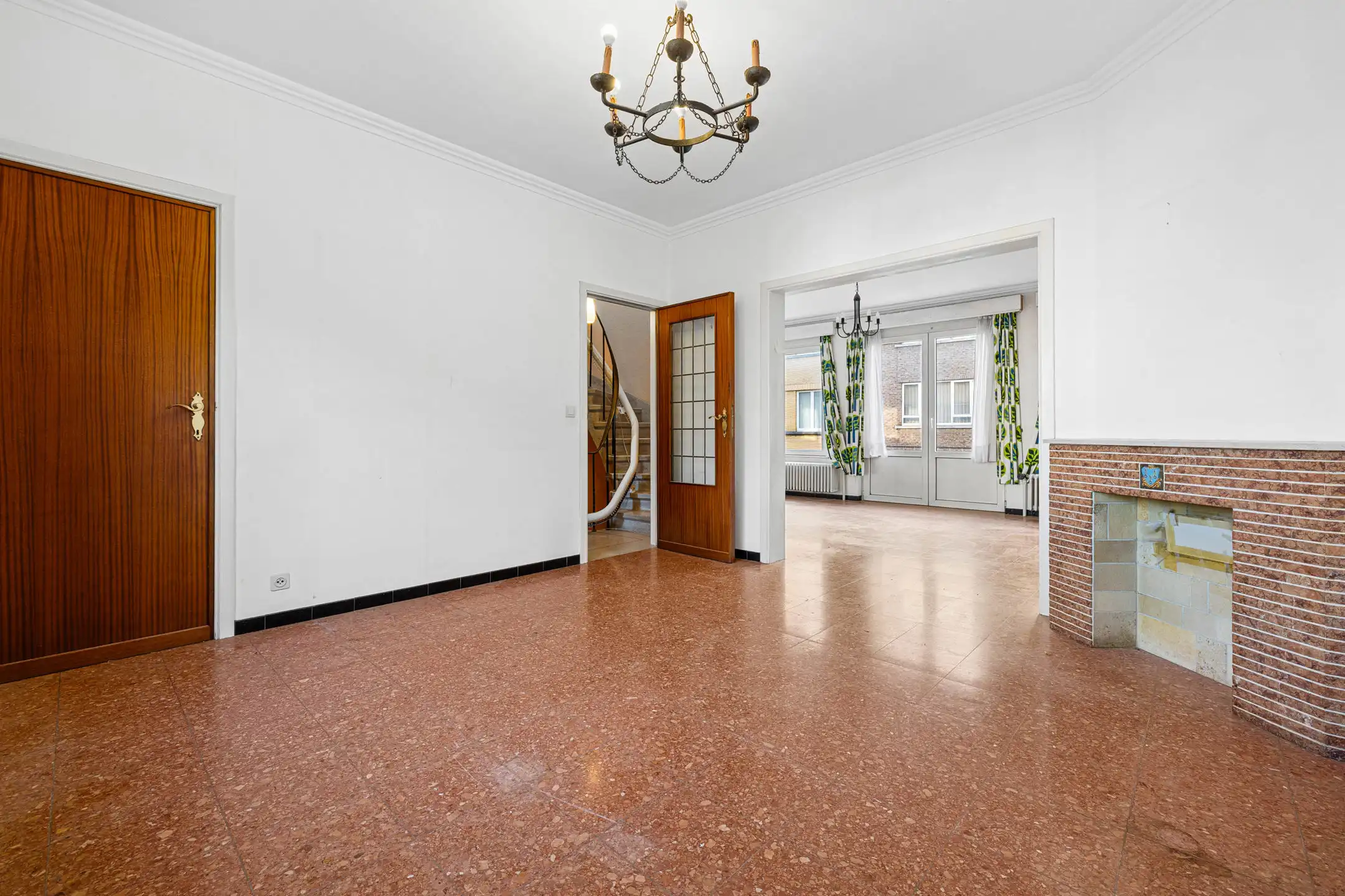 Huis met “mooie verdieping”: 2 slaapkamers + studeerkamer foto 4