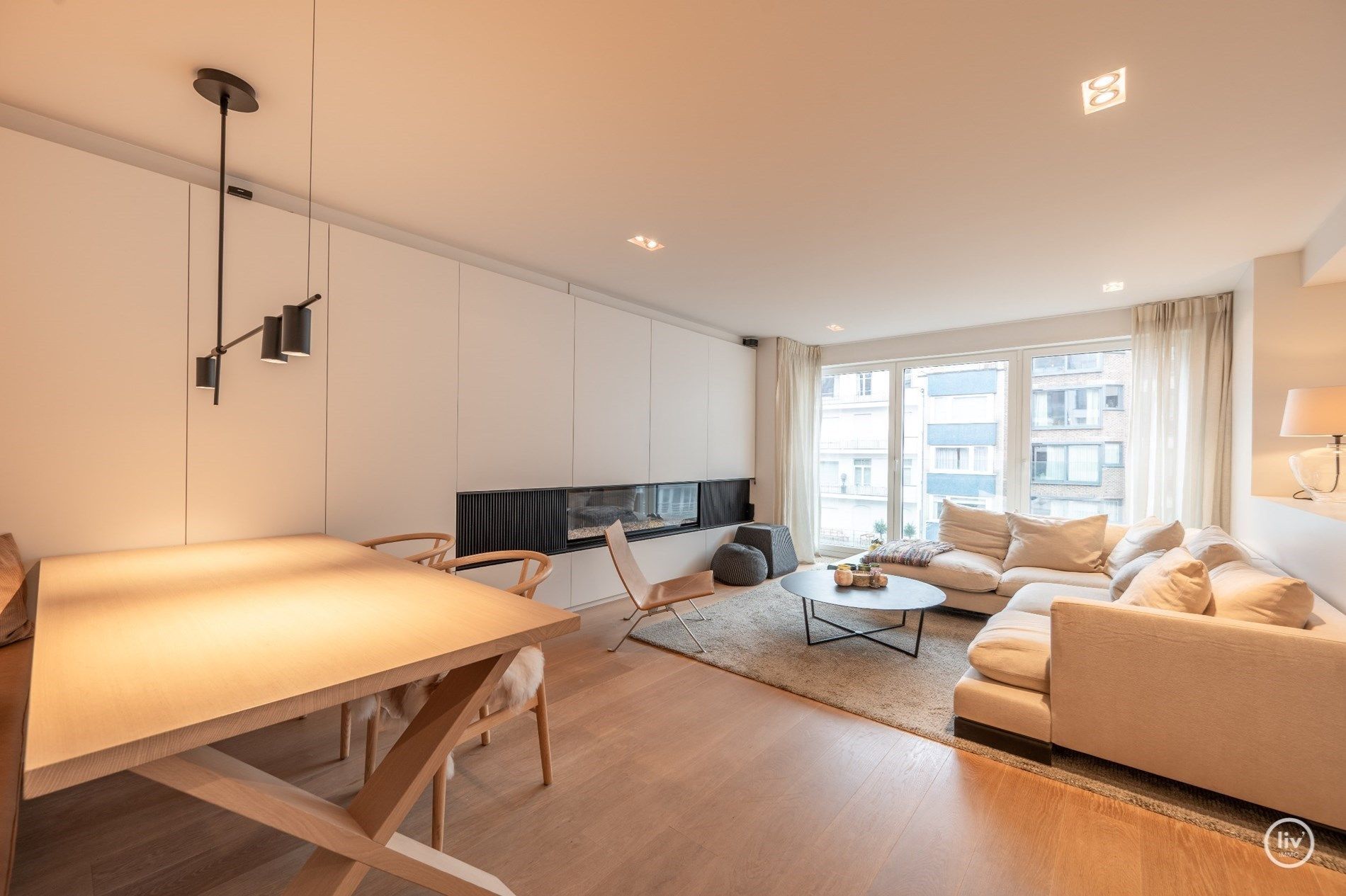 Mooi gerenoveerd, ruim 2 slaapkamer-appartement met mooie gevelbreedte centraal gelegen op de Lippenslaan te Knokke.  foto 25