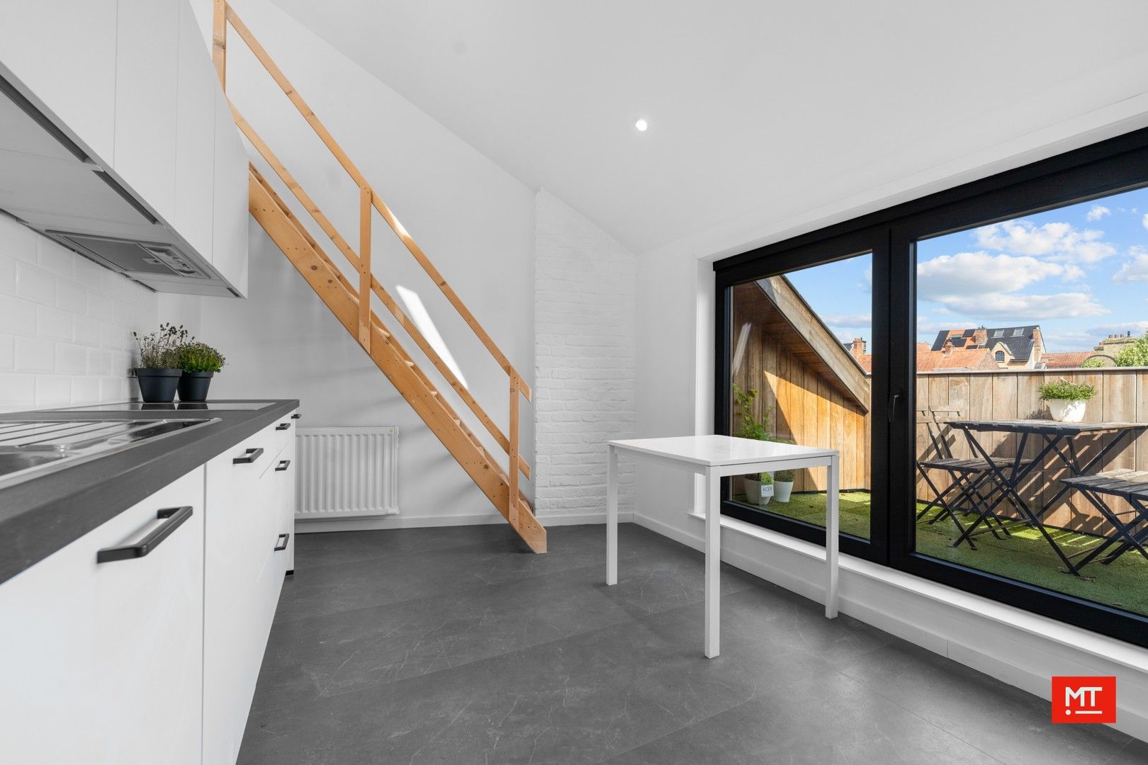 Gerenoveerd appartement op minder dan 100m van De Leet in Ieper foto 3