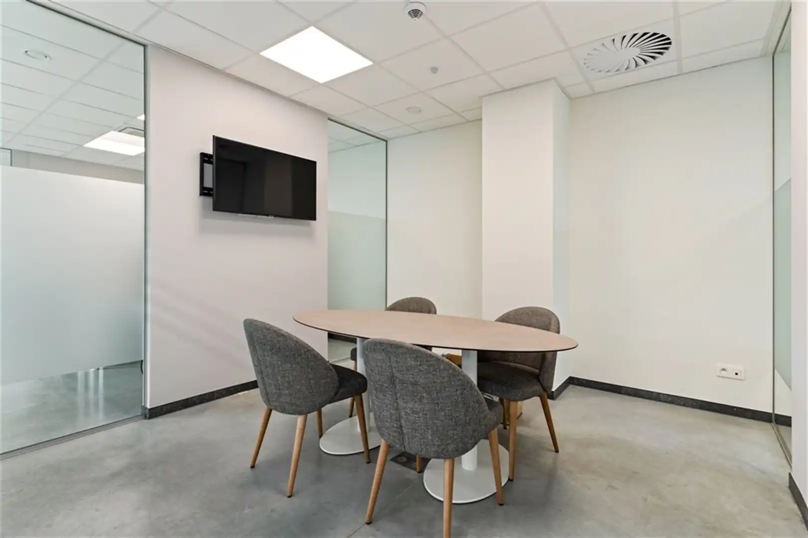 Moderne instapklare kantoren te huur foto 12