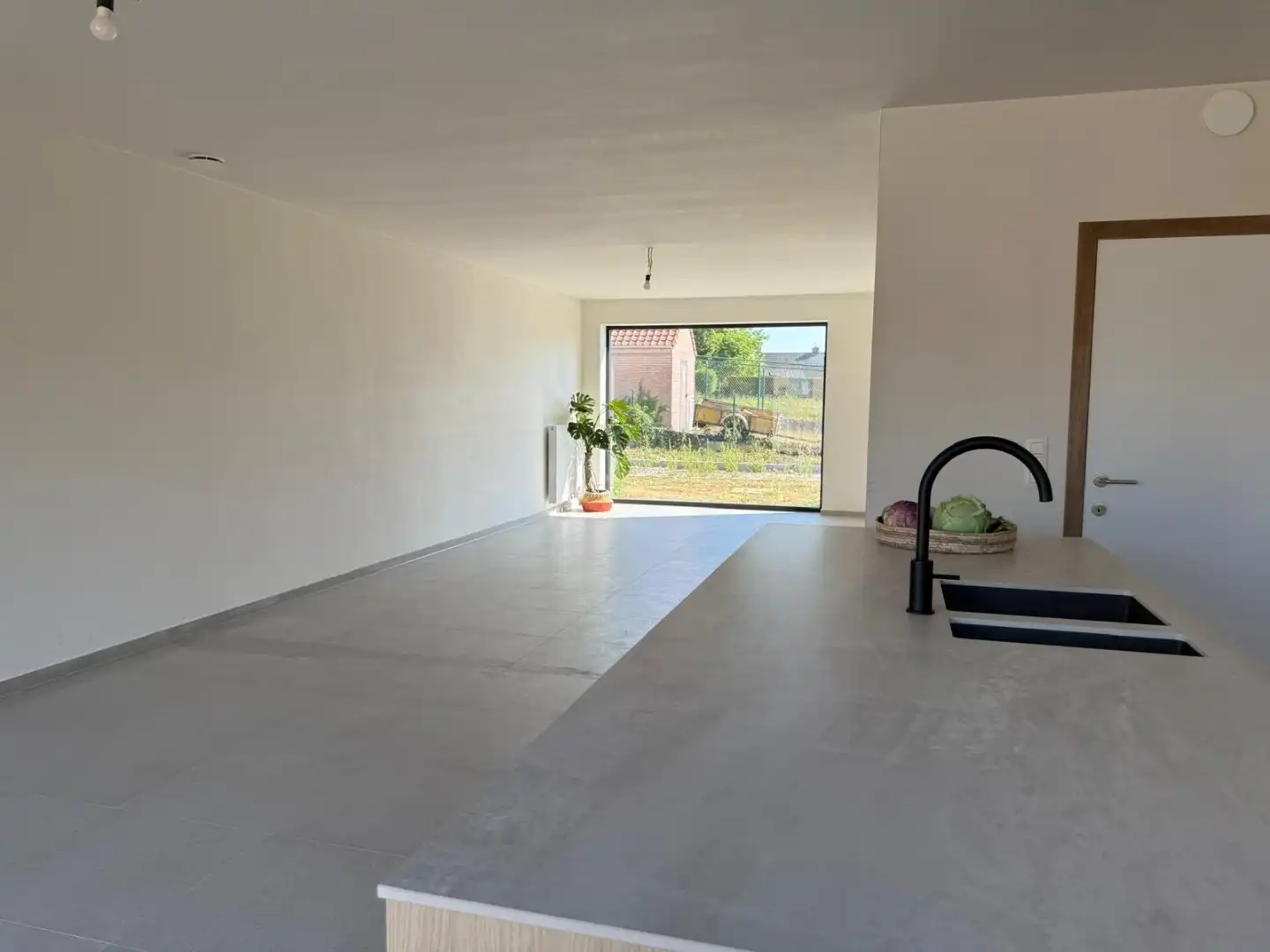 Instapklare nieuwbouwwoning in rustige recente woonwijk foto 7