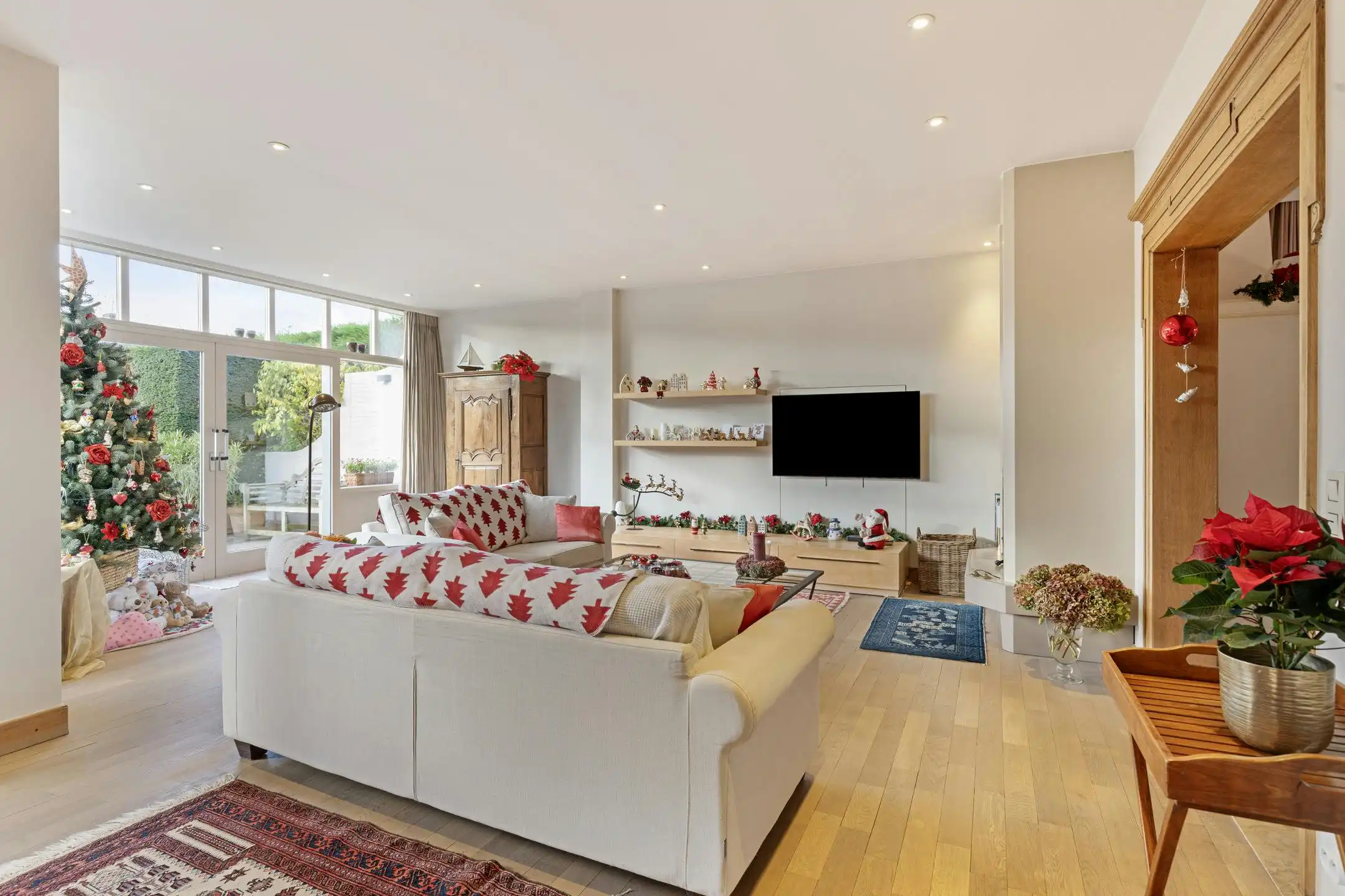 Multifunctionele eigendom te koop op zeer gunstige locatie foto 2